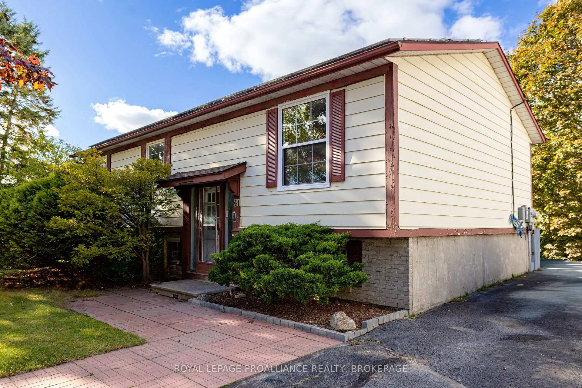 Photo 1 of 41 Old Oak Road, Kingston, Central City West — HOMEH