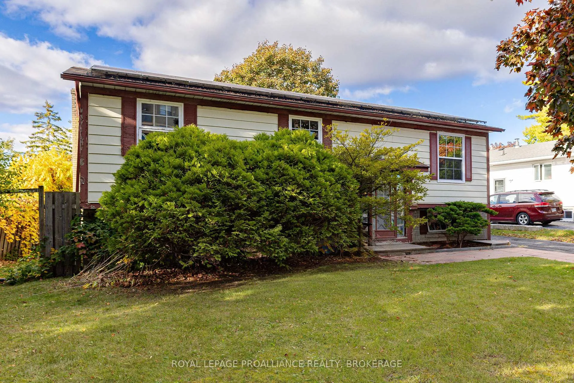 Photo 3 of 41 Old Oak Road, Kingston, Central City West — HOMEH
