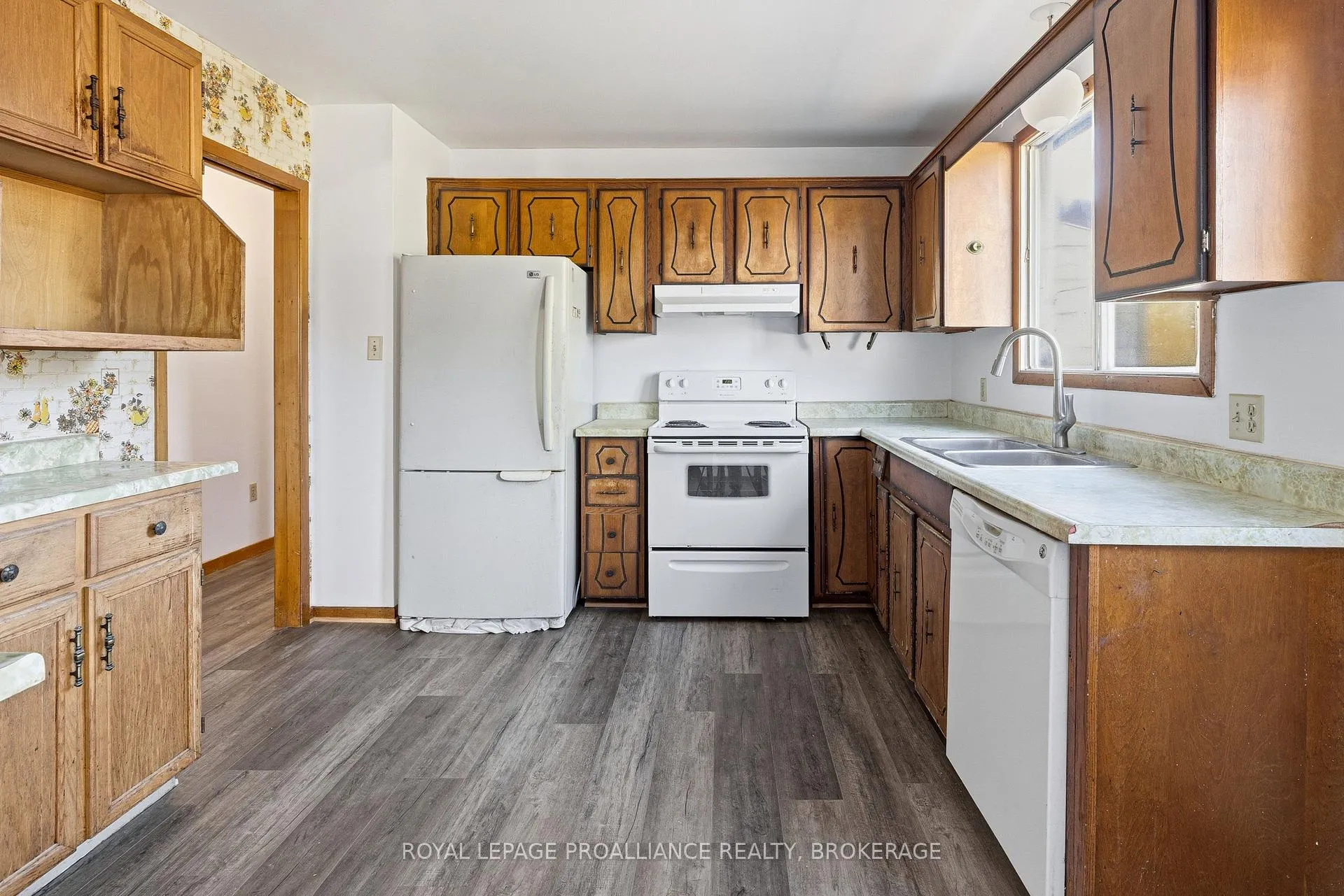 Photo 9 of 41 Old Oak Road, Kingston, Central City West — HOMEH