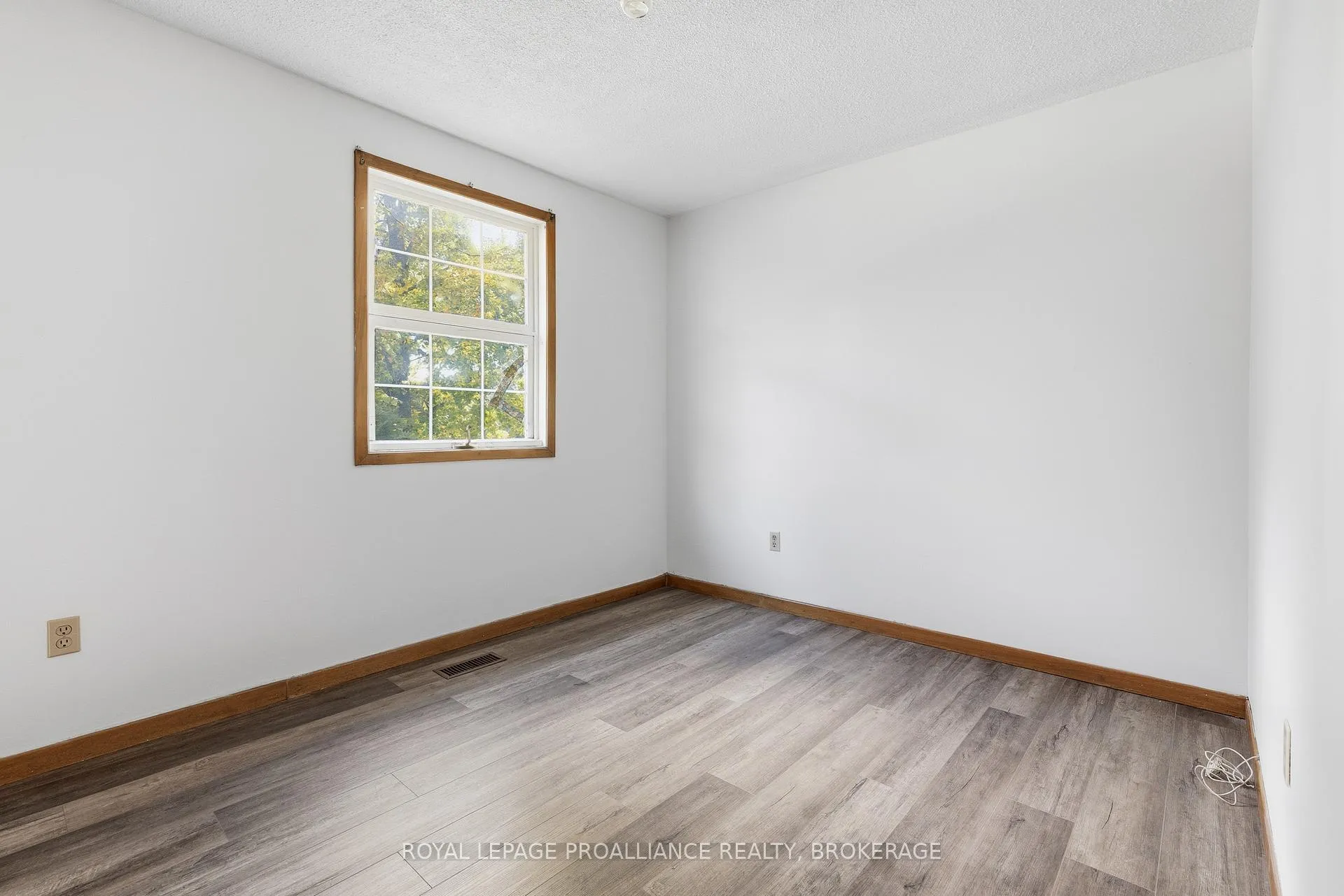Photo 14 of 41 Old Oak Road, Kingston, Central City West — HOMEH