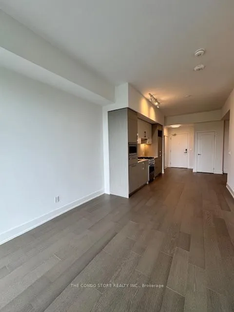 Photo 4 of Unit 708, 8 Manor Road W, Toronto, Yonge-Eglinton — HOMEH