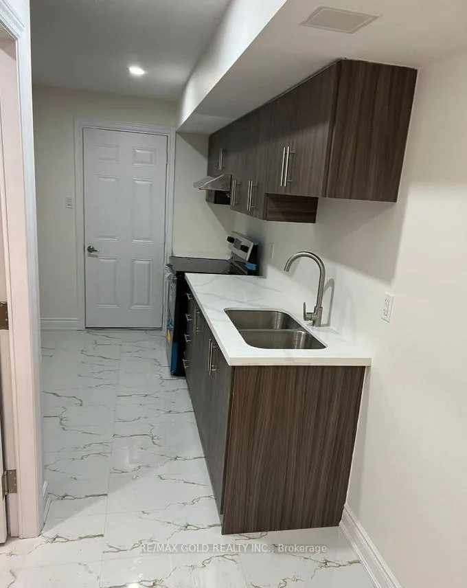 Photo 11 of Unit Bsmt, 10 Brent Stephens Way, Brampton, Northwest Brampton — HOMEH