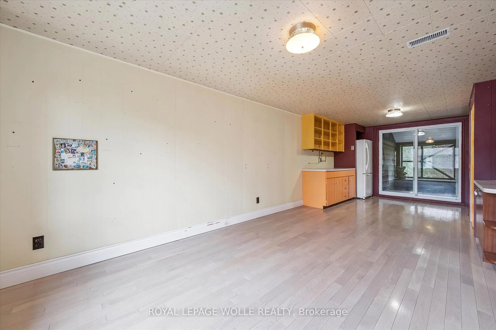 Photo 5 of 1 Marketa Crescent, Kitchener — HOMEH