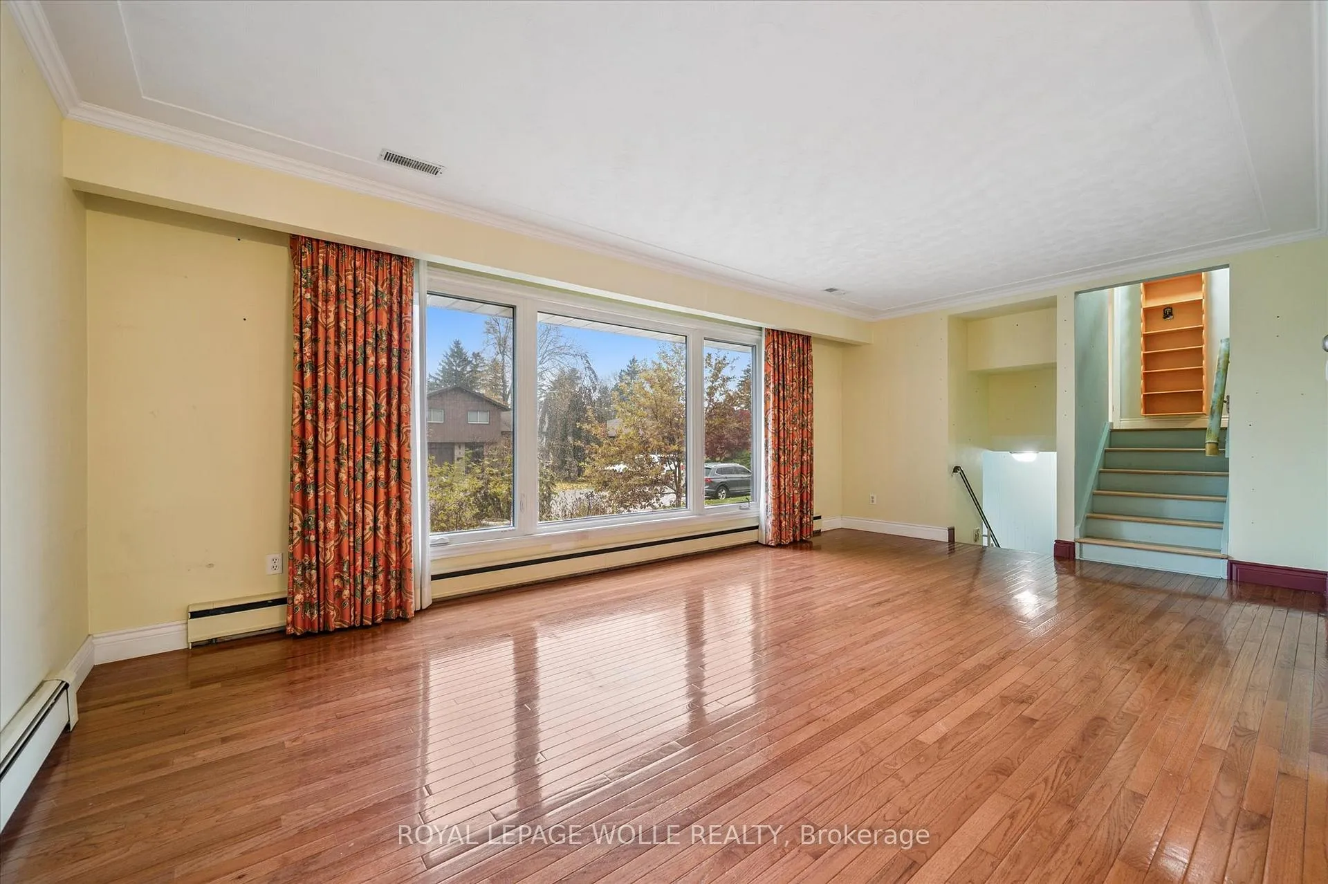 Photo 14 of 1 Marketa Crescent, Kitchener — HOMEH