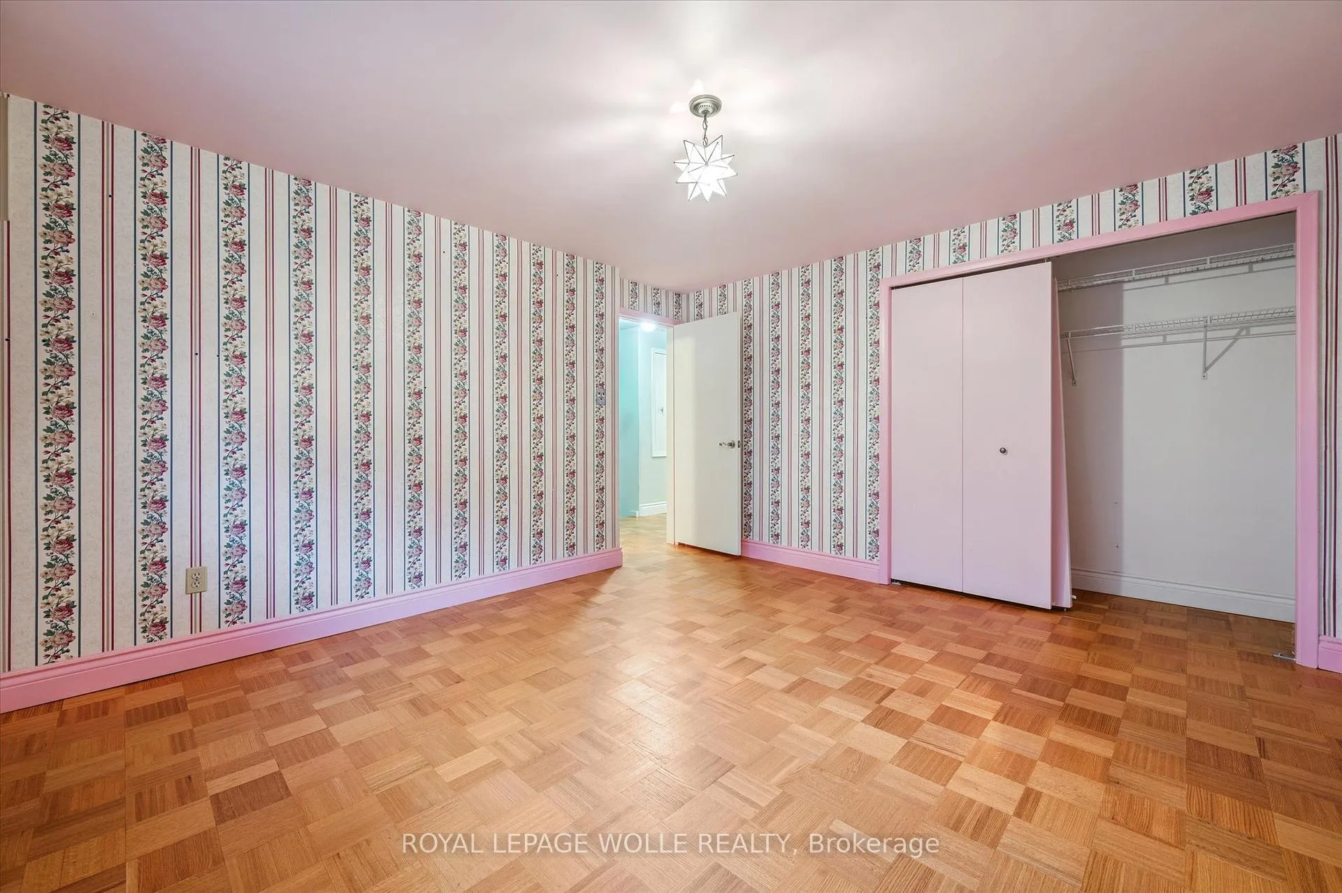 Photo 29 of 1 Marketa Crescent, Kitchener — HOMEH