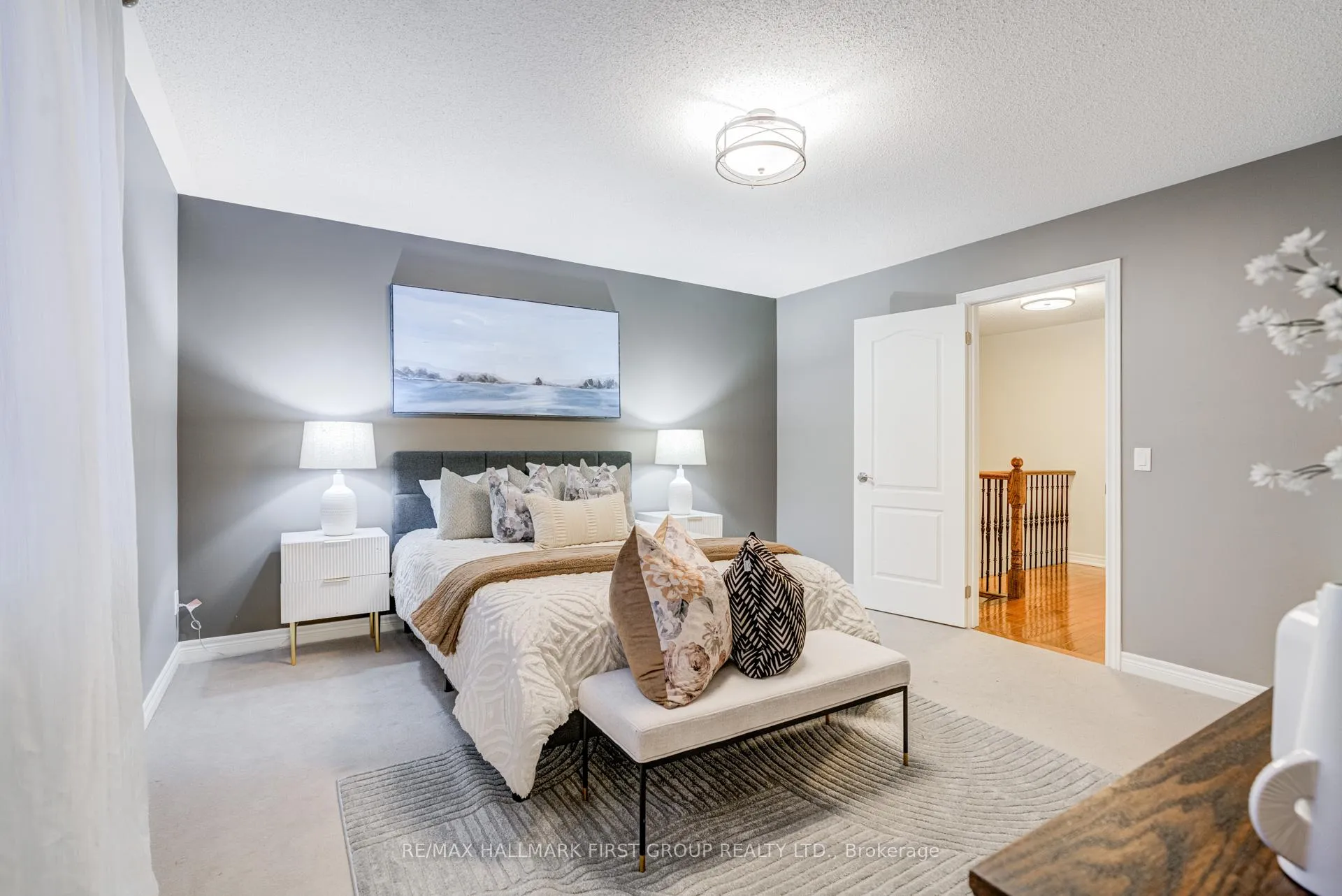 Photo 12 of 6 Lander Crescent, Clarington, Bowmanville — HOMEH