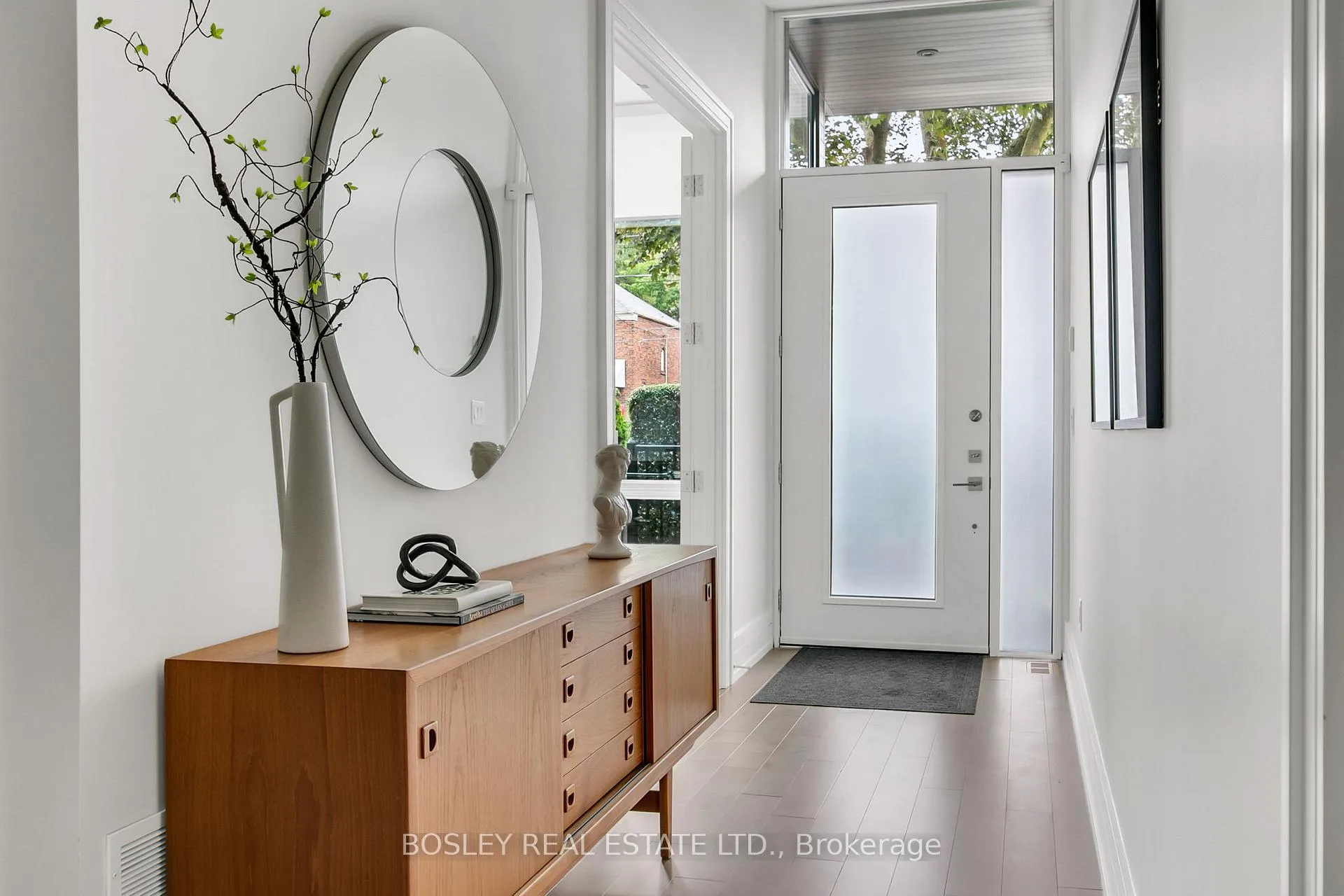 Photo 4 of 1144 Broadview Avenue, Toronto, Broadview North — HOMEH