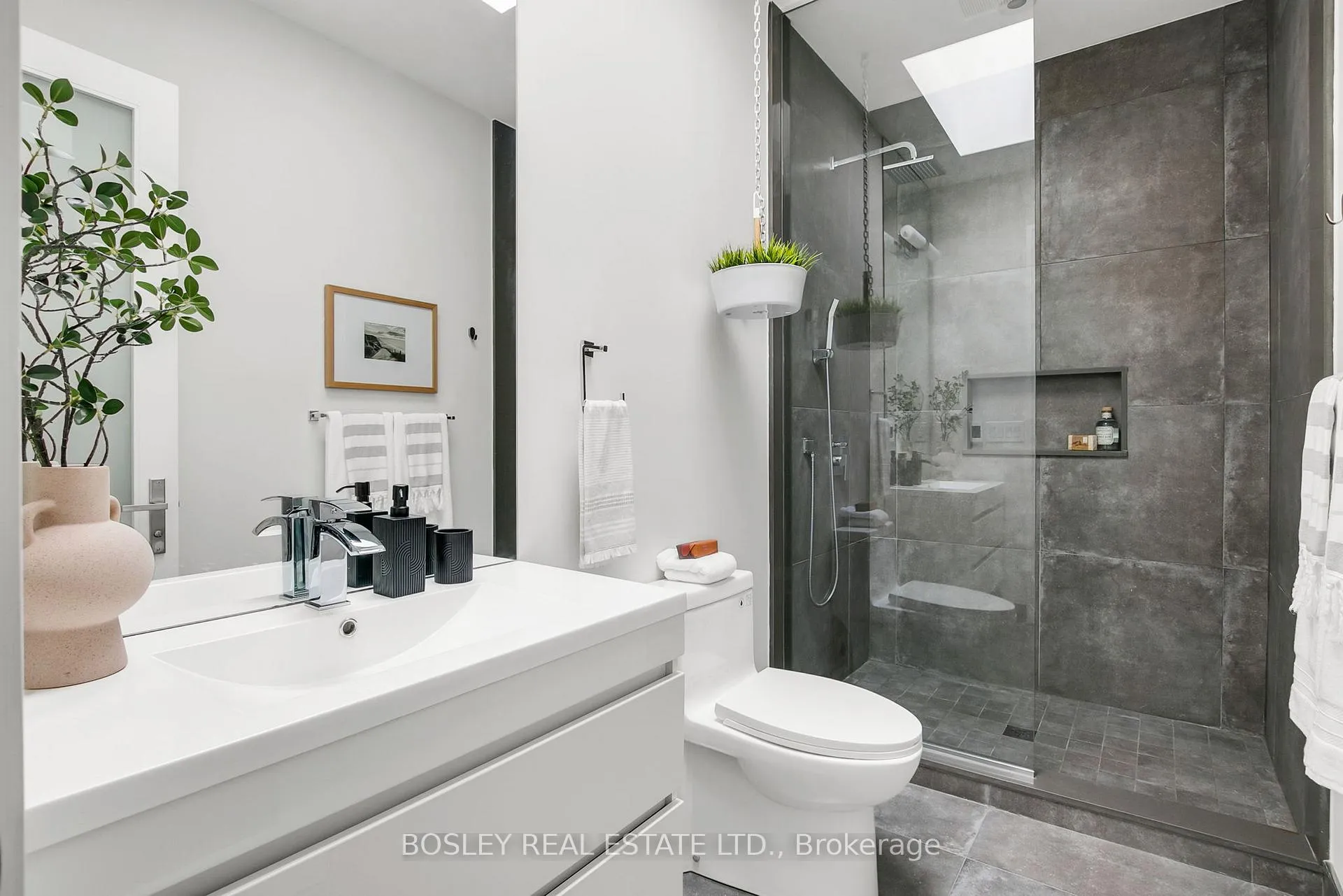 Photo 30 of 1144 Broadview Avenue, Toronto, Broadview North — HOMEH