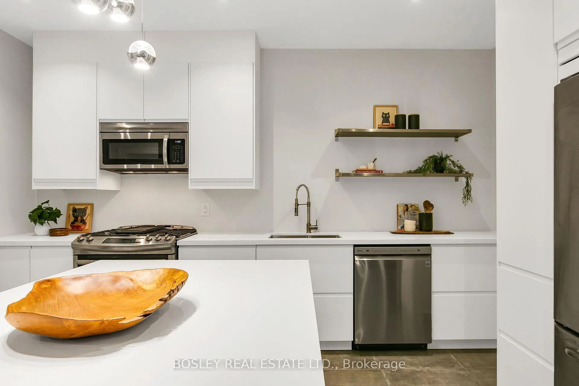 Photo 37 of 1144 Broadview Avenue, Toronto, Broadview North — HOMEH