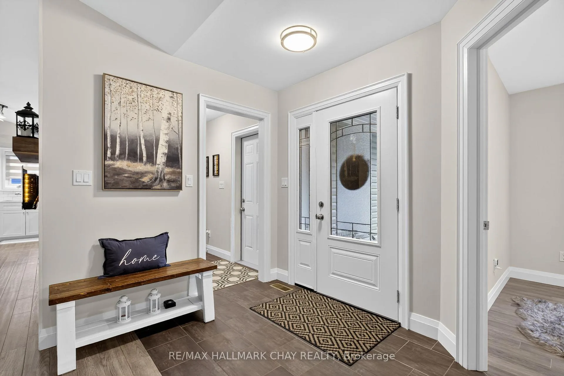 Photo 5 of 202 Vel-Dor Crescent, Bracebridge, Macaulay — HOMEH