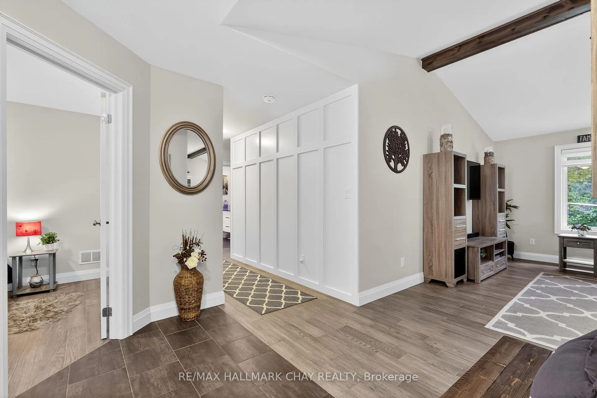 Photo 6 of 202 Vel-Dor Crescent, Bracebridge, Macaulay — HOMEH