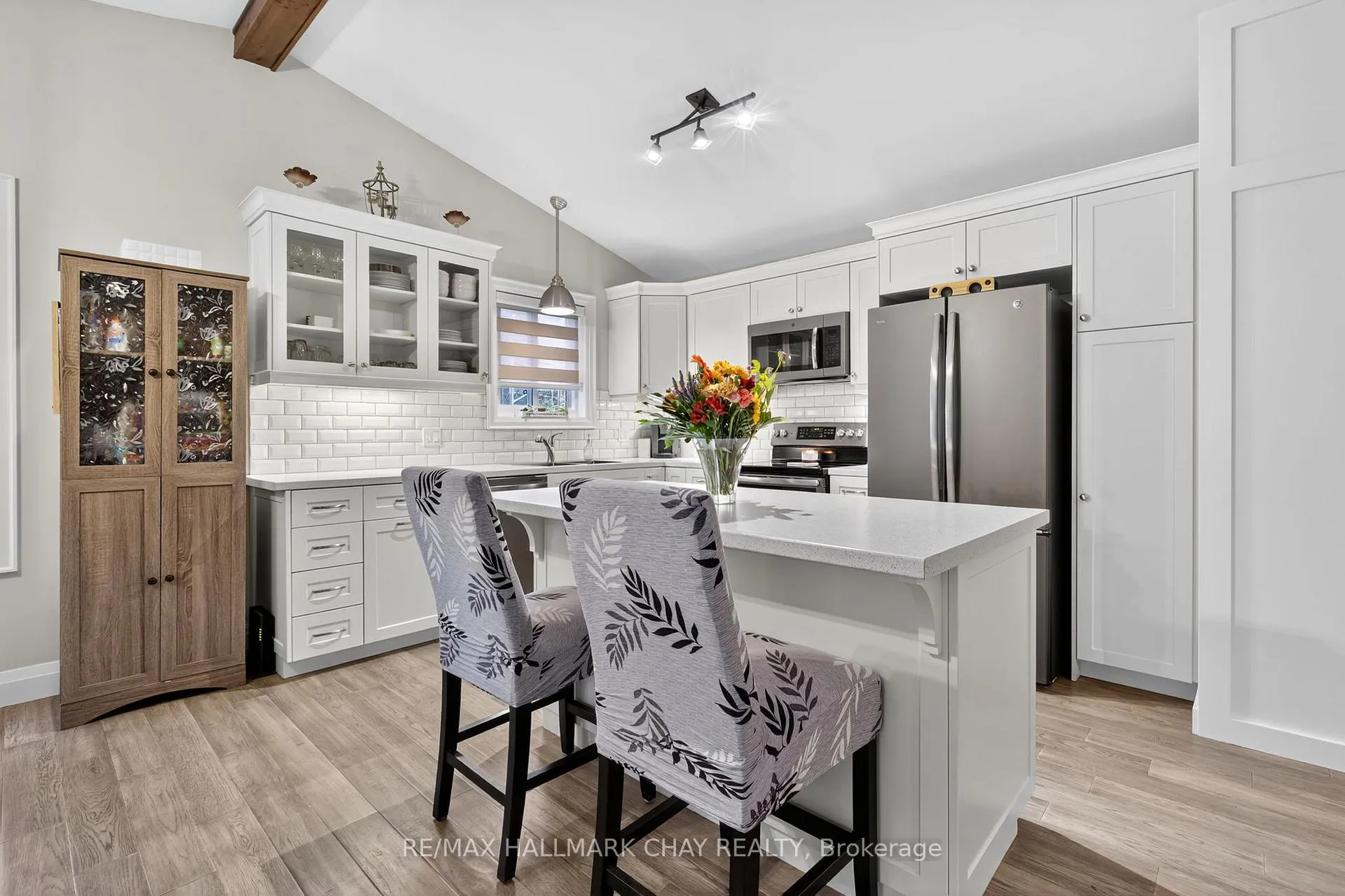 Photo 12 of 202 Vel-Dor Crescent, Bracebridge, Macaulay — HOMEH