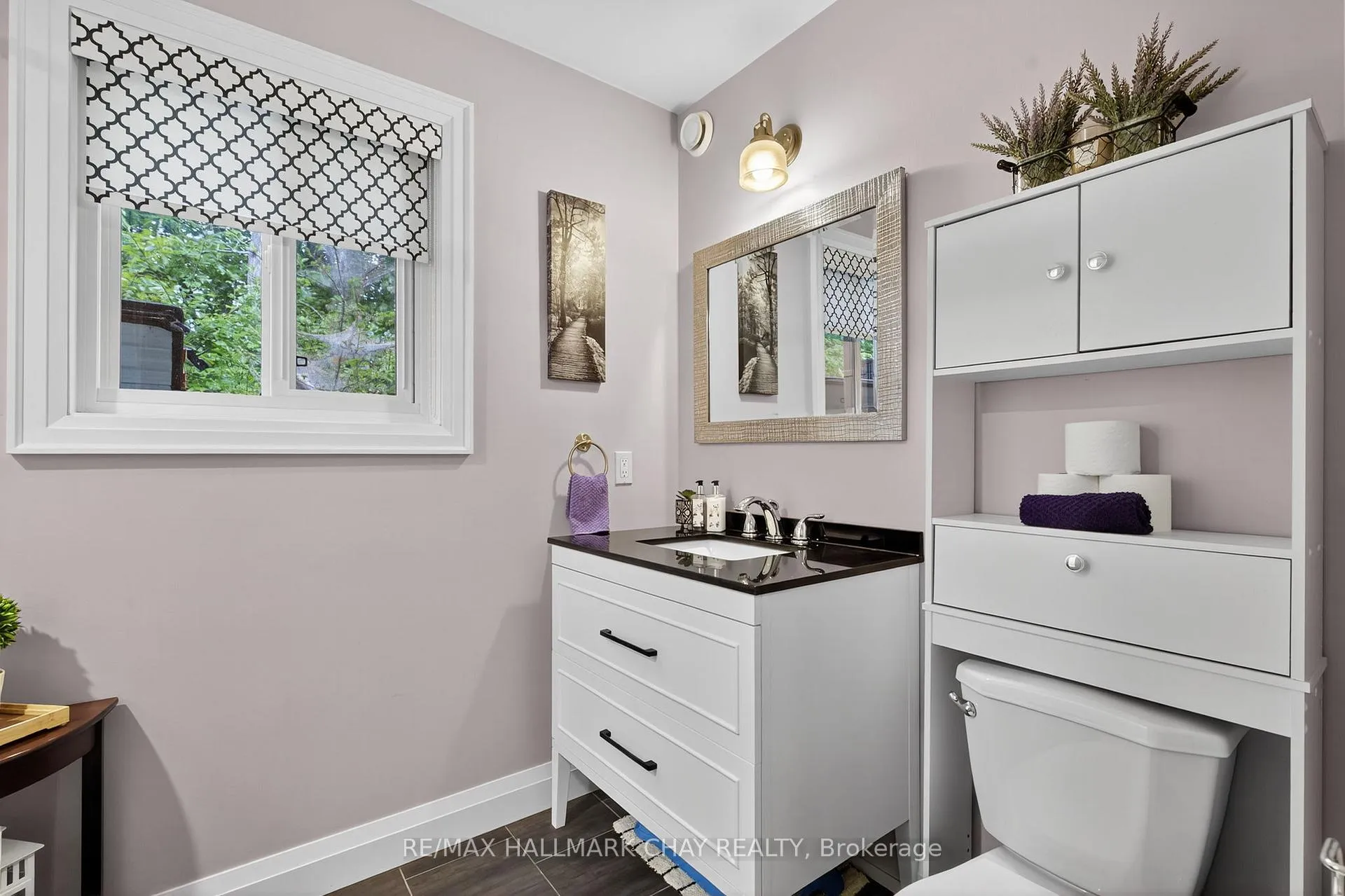Photo 24 of 202 Vel-Dor Crescent, Bracebridge, Macaulay — HOMEH