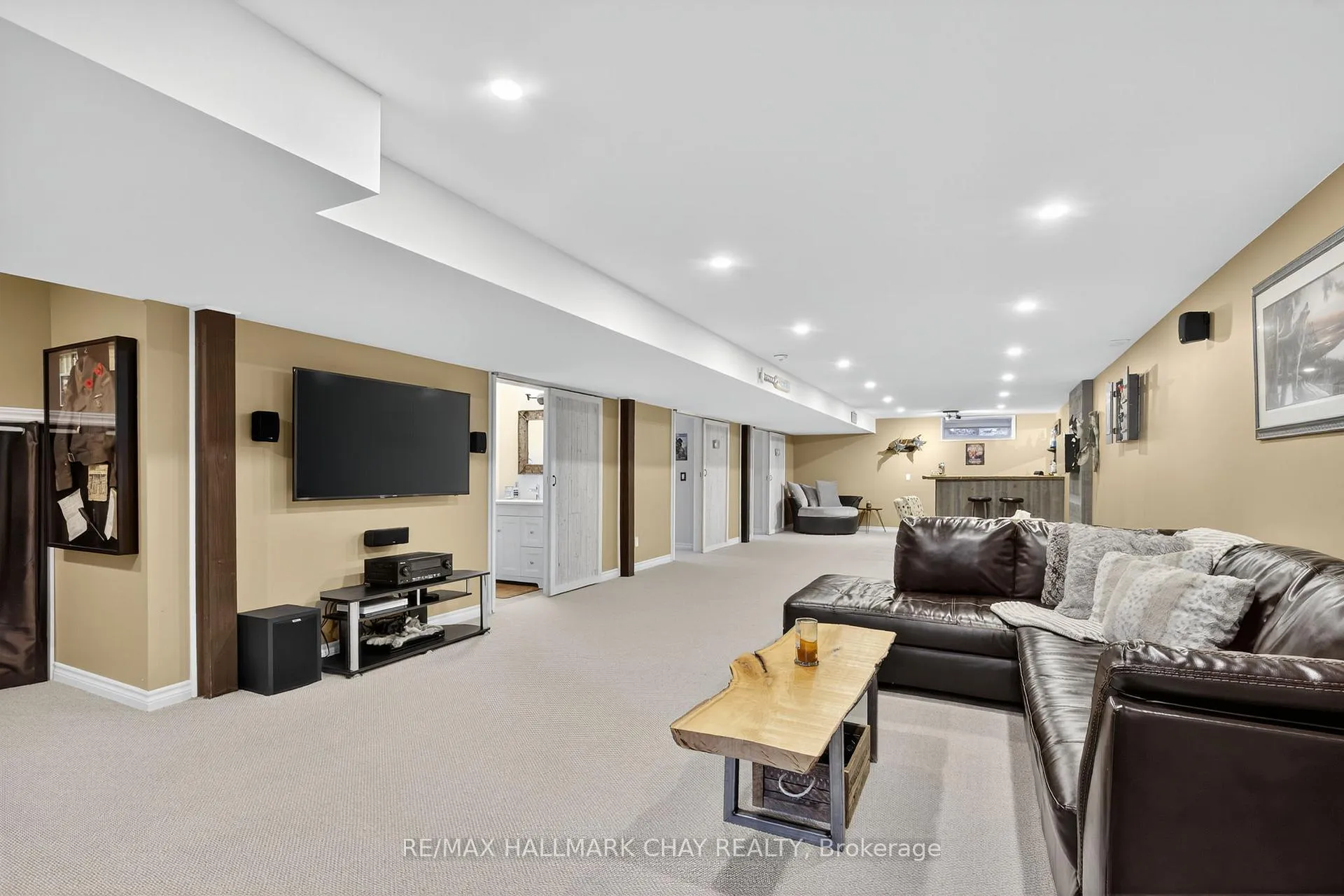 Photo 27 of 202 Vel-Dor Crescent, Bracebridge, Macaulay — HOMEH