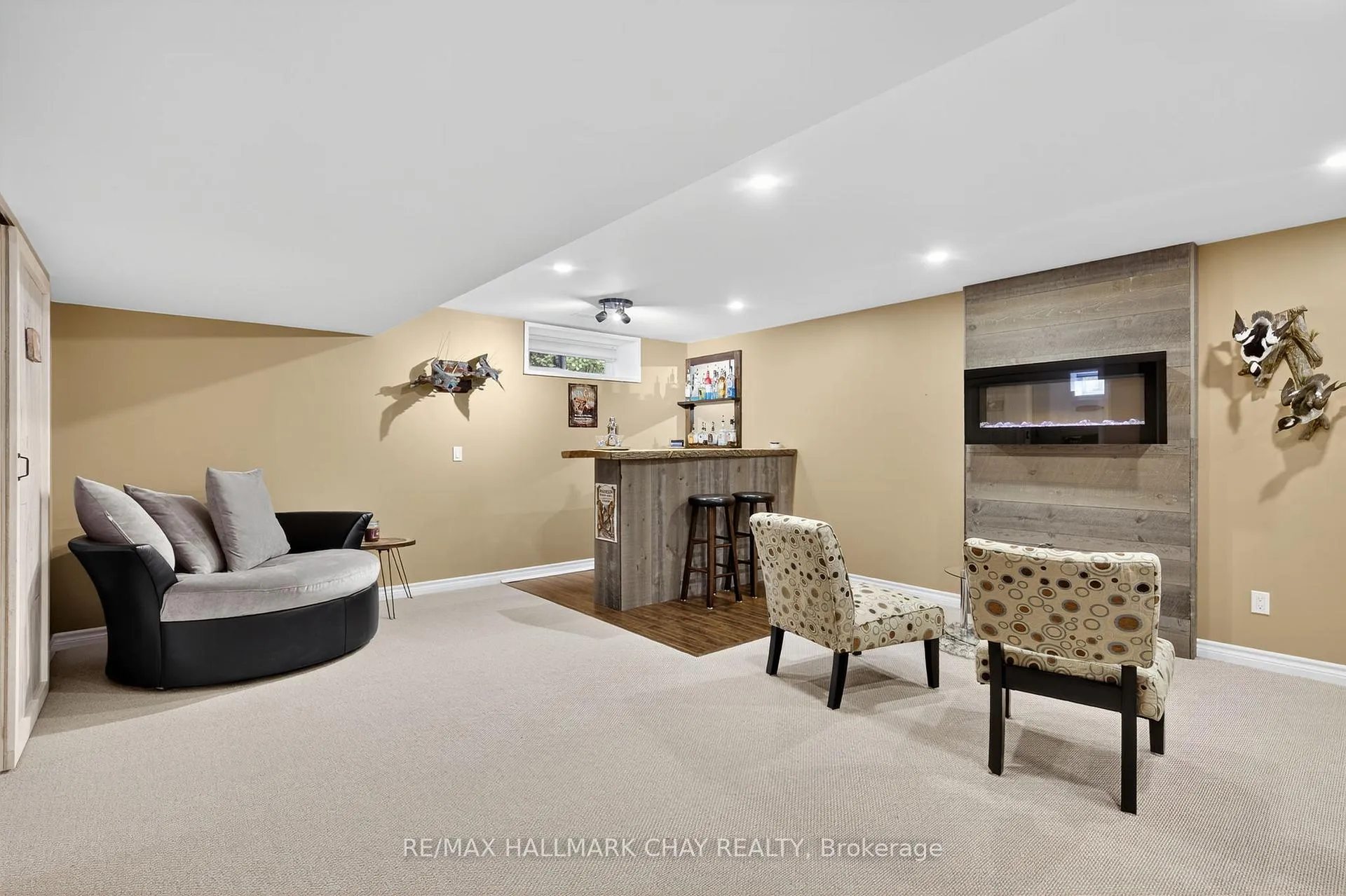 Photo 28 of 202 Vel-Dor Crescent, Bracebridge, Macaulay — HOMEH