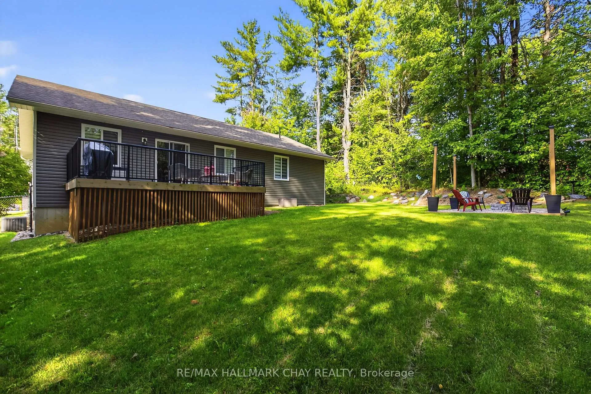 Photo 35 of 202 Vel-Dor Crescent, Bracebridge, Macaulay — HOMEH