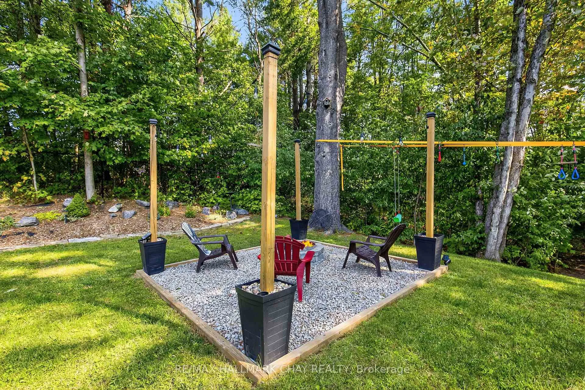 Photo 36 of 202 Vel-Dor Crescent, Bracebridge, Macaulay — HOMEH