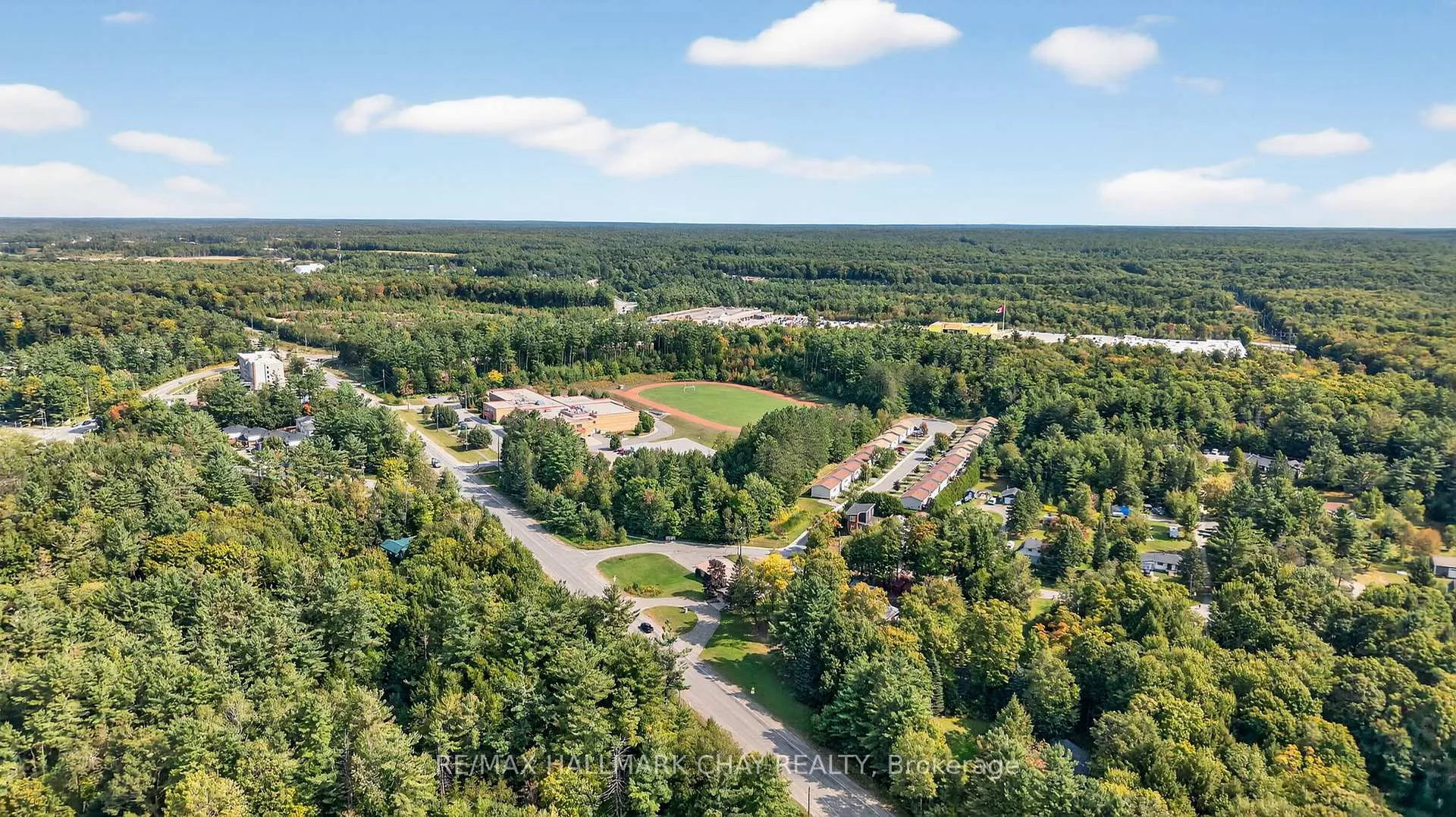 Photo 41 of 202 Vel-Dor Crescent, Bracebridge, Macaulay — HOMEH