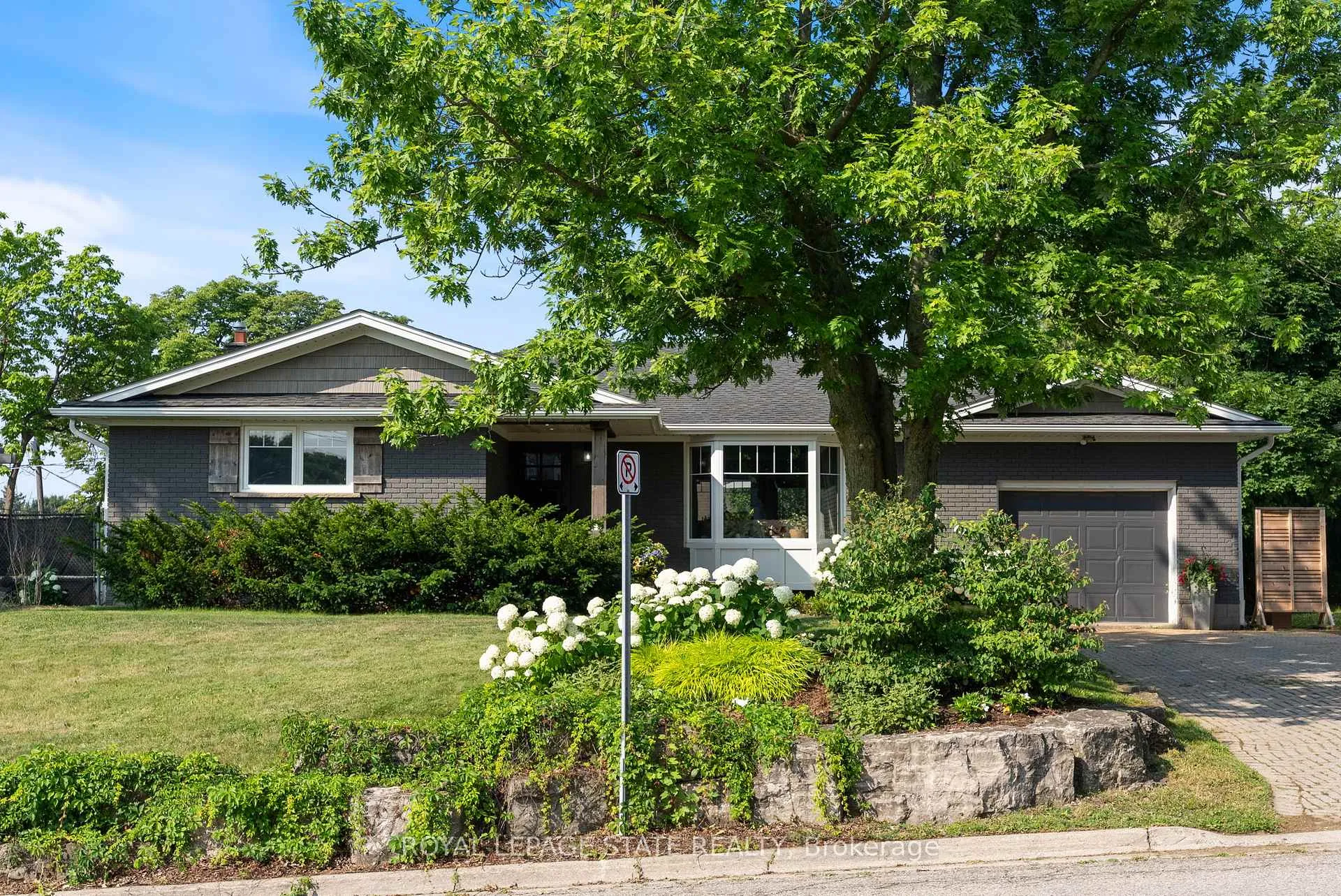 Photo 2 of 1 First Street, Hamilton, Waterdown — HOMEH