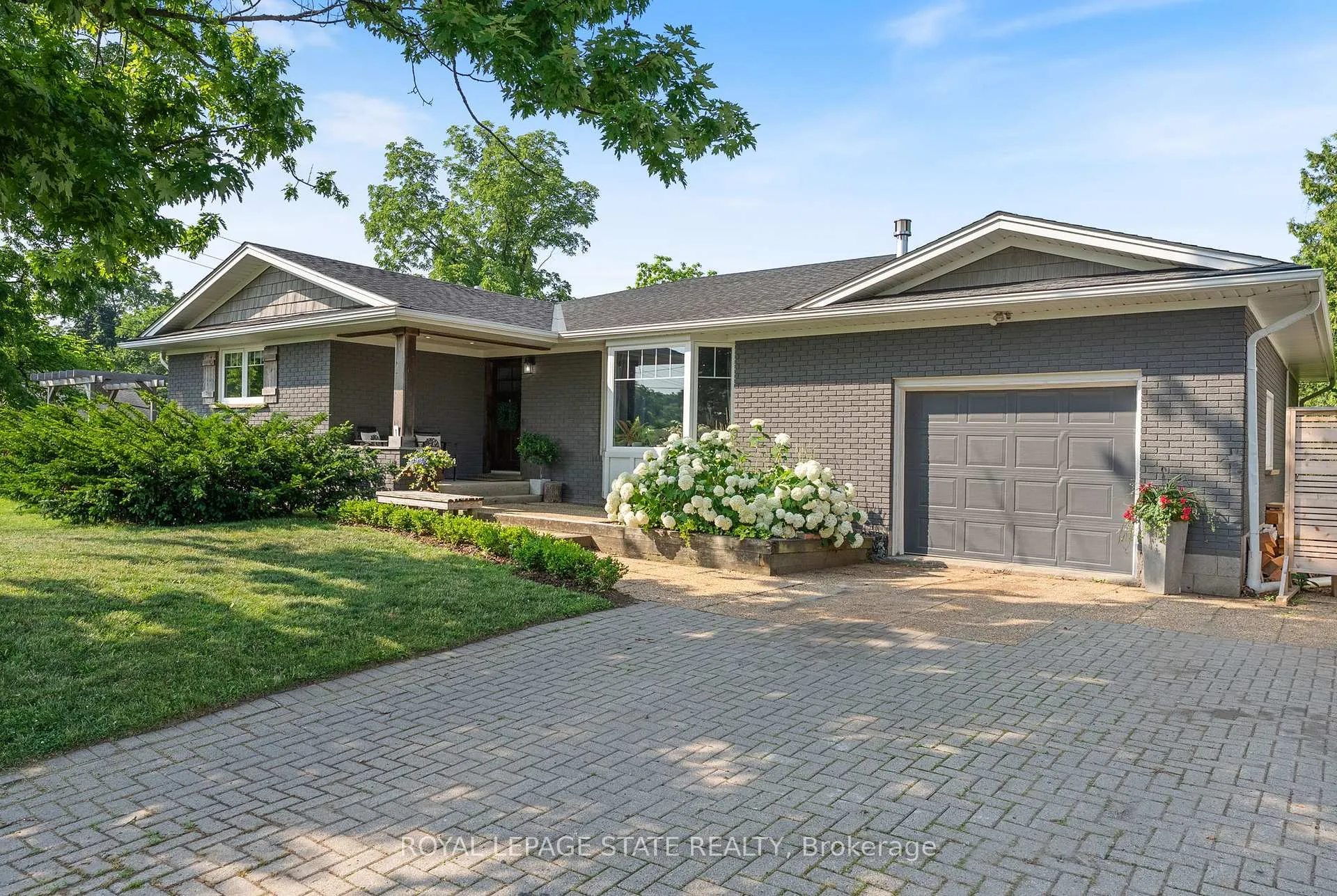 Photo 5 of 1 First Street, Hamilton, Waterdown — HOMEH