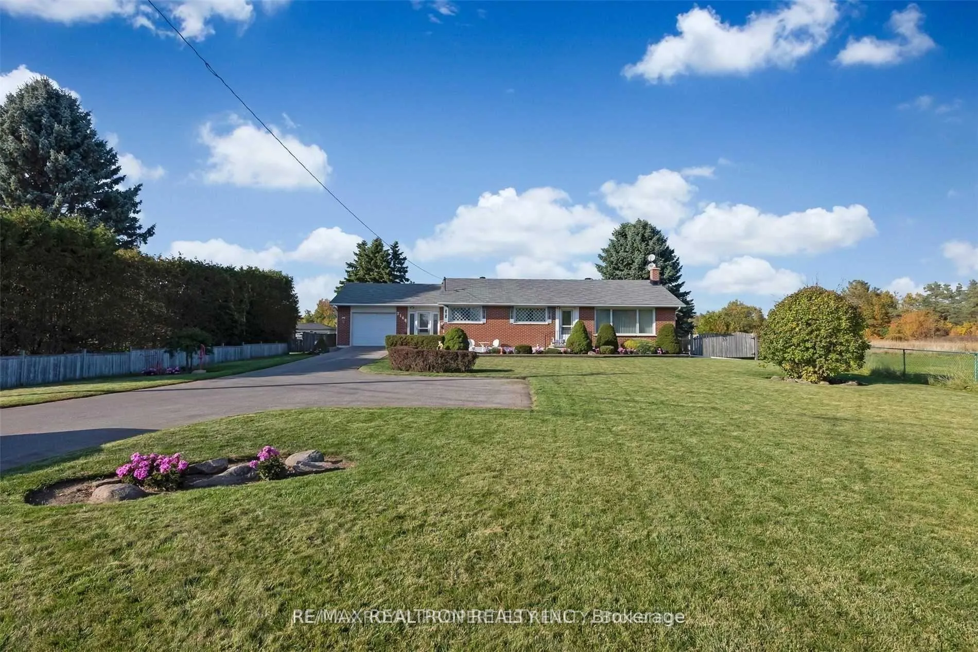 Photo 1 of 2168 Highway 2, Clarington, Bowmanville — HOMEH