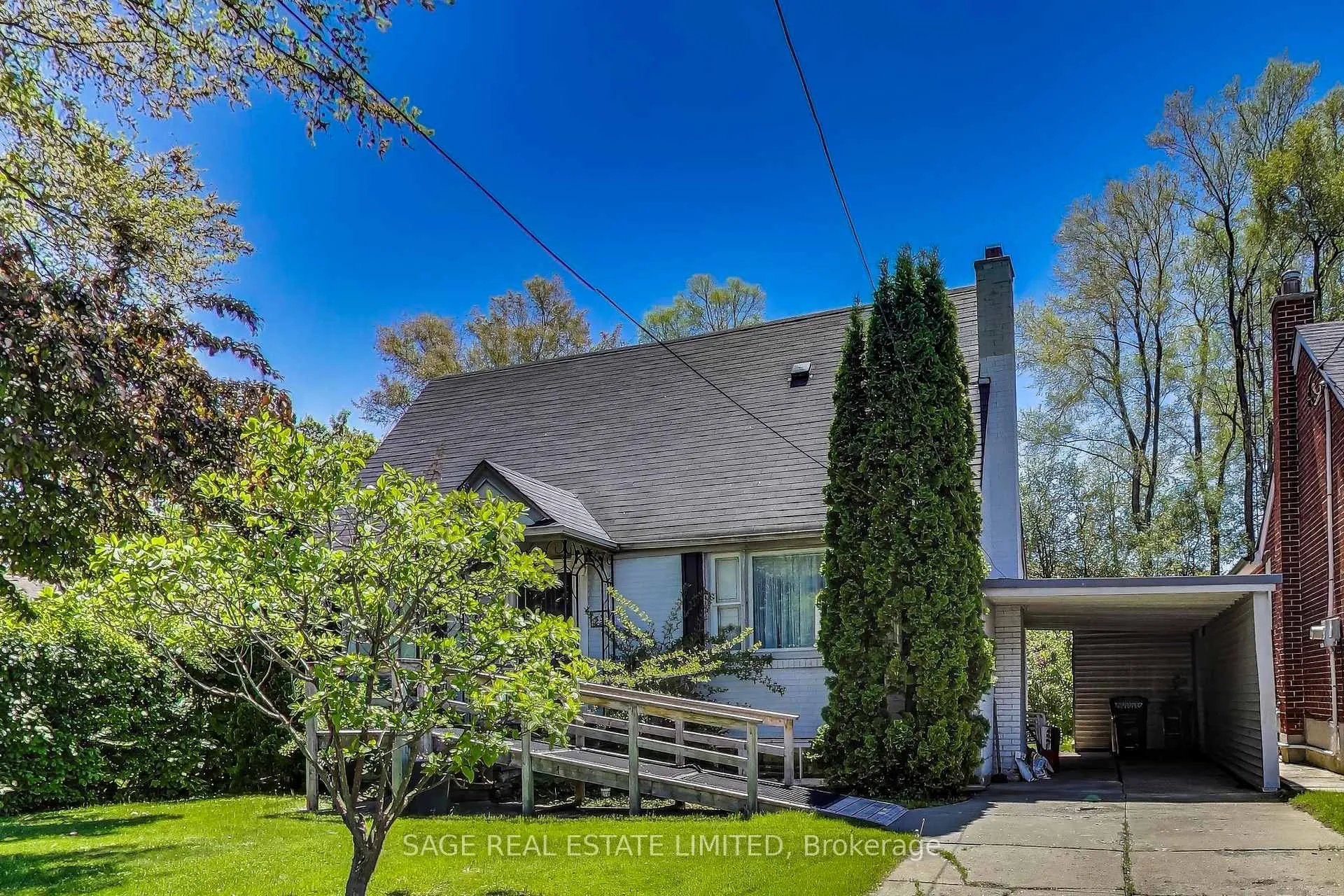 Photo 3 of 33 Kirkland Boulevard, Toronto, Englemount-Lawrence — HOMEH