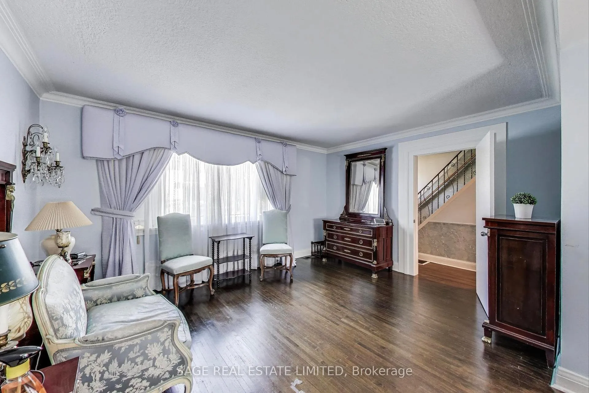 Photo 6 of 33 Kirkland Boulevard, Toronto, Englemount-Lawrence — HOMEH
