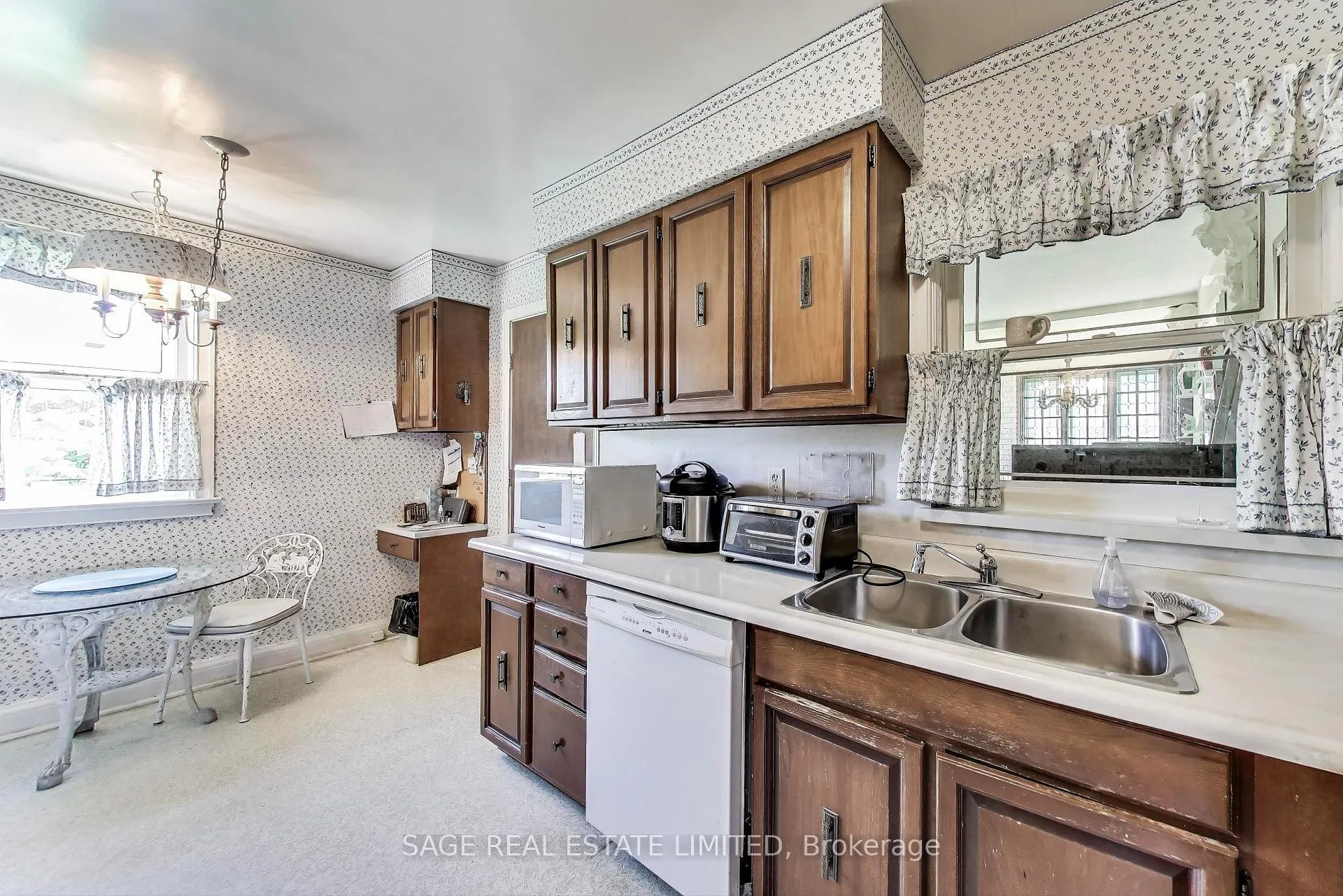 Photo 14 of 33 Kirkland Boulevard, Toronto, Englemount-Lawrence — HOMEH