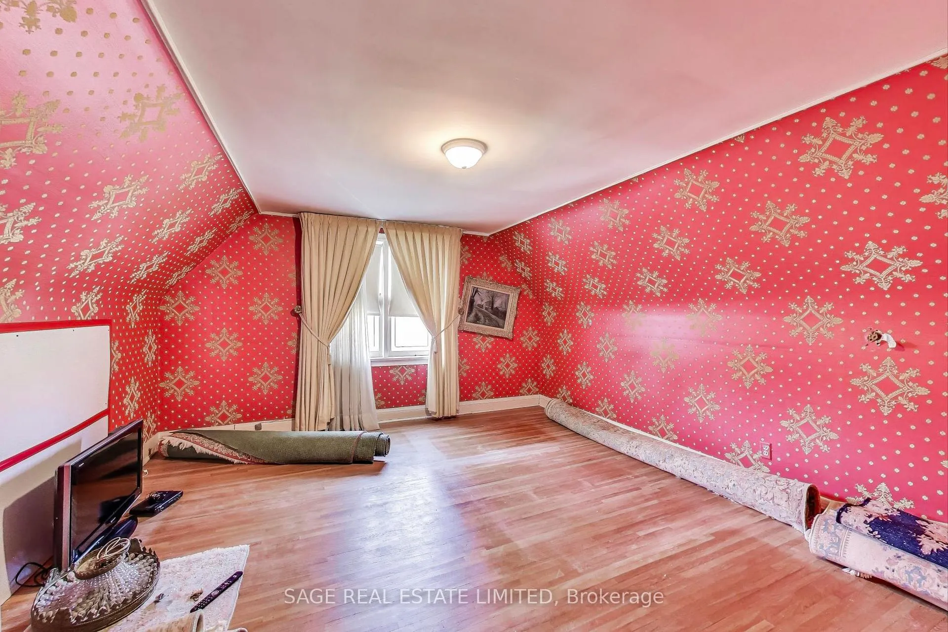 Photo 22 of 33 Kirkland Boulevard, Toronto, Englemount-Lawrence — HOMEH