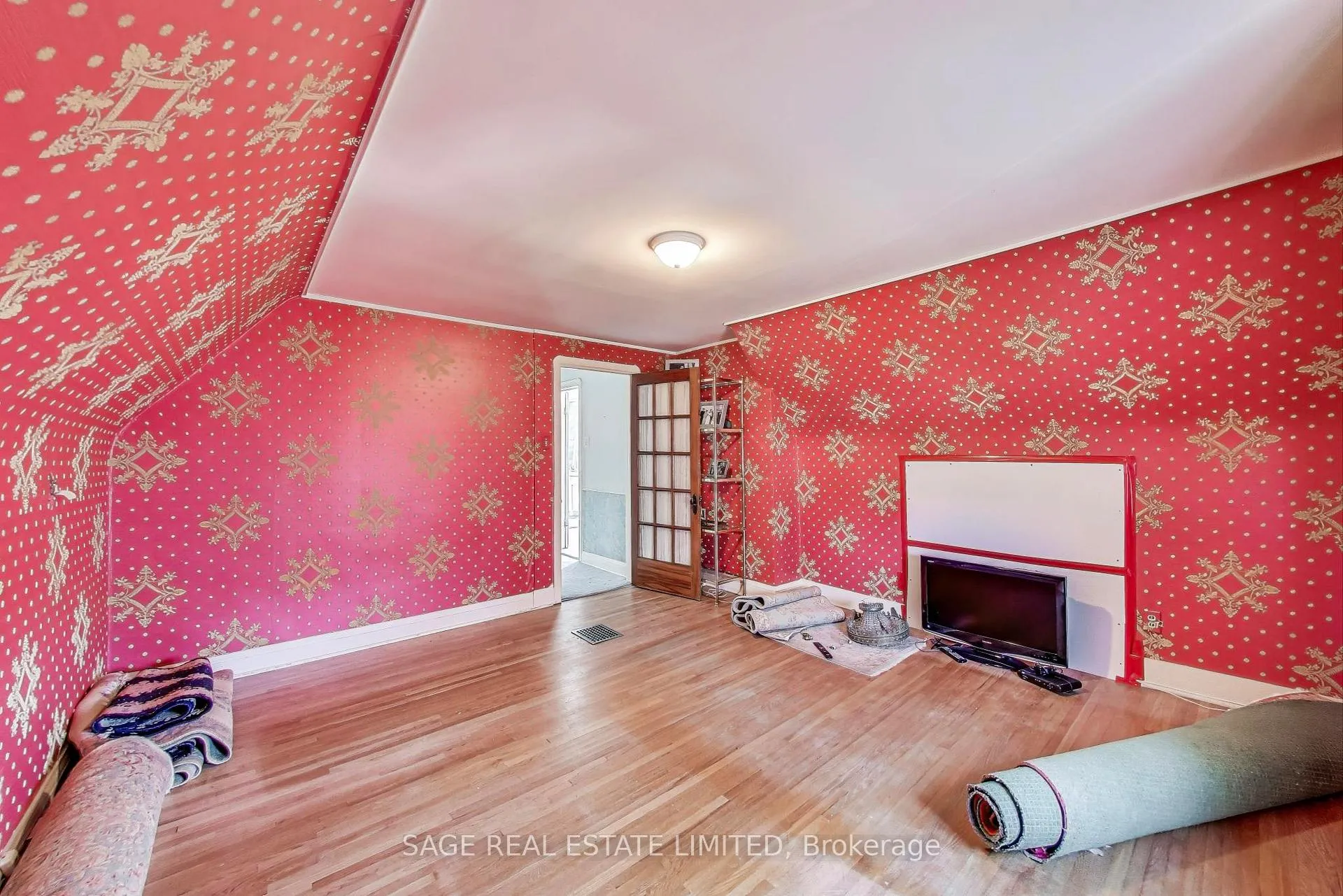 Photo 23 of 33 Kirkland Boulevard, Toronto, Englemount-Lawrence — HOMEH