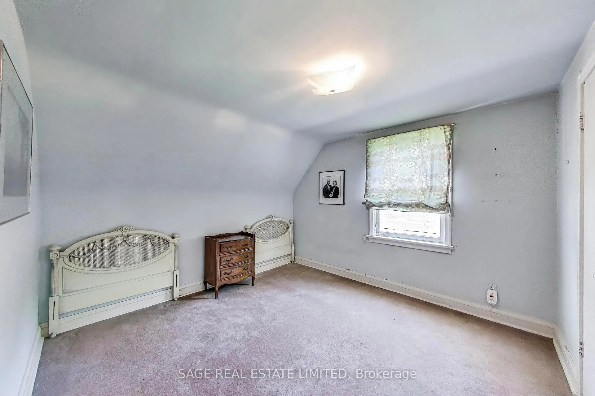 Photo 24 of 33 Kirkland Boulevard, Toronto, Englemount-Lawrence — HOMEH