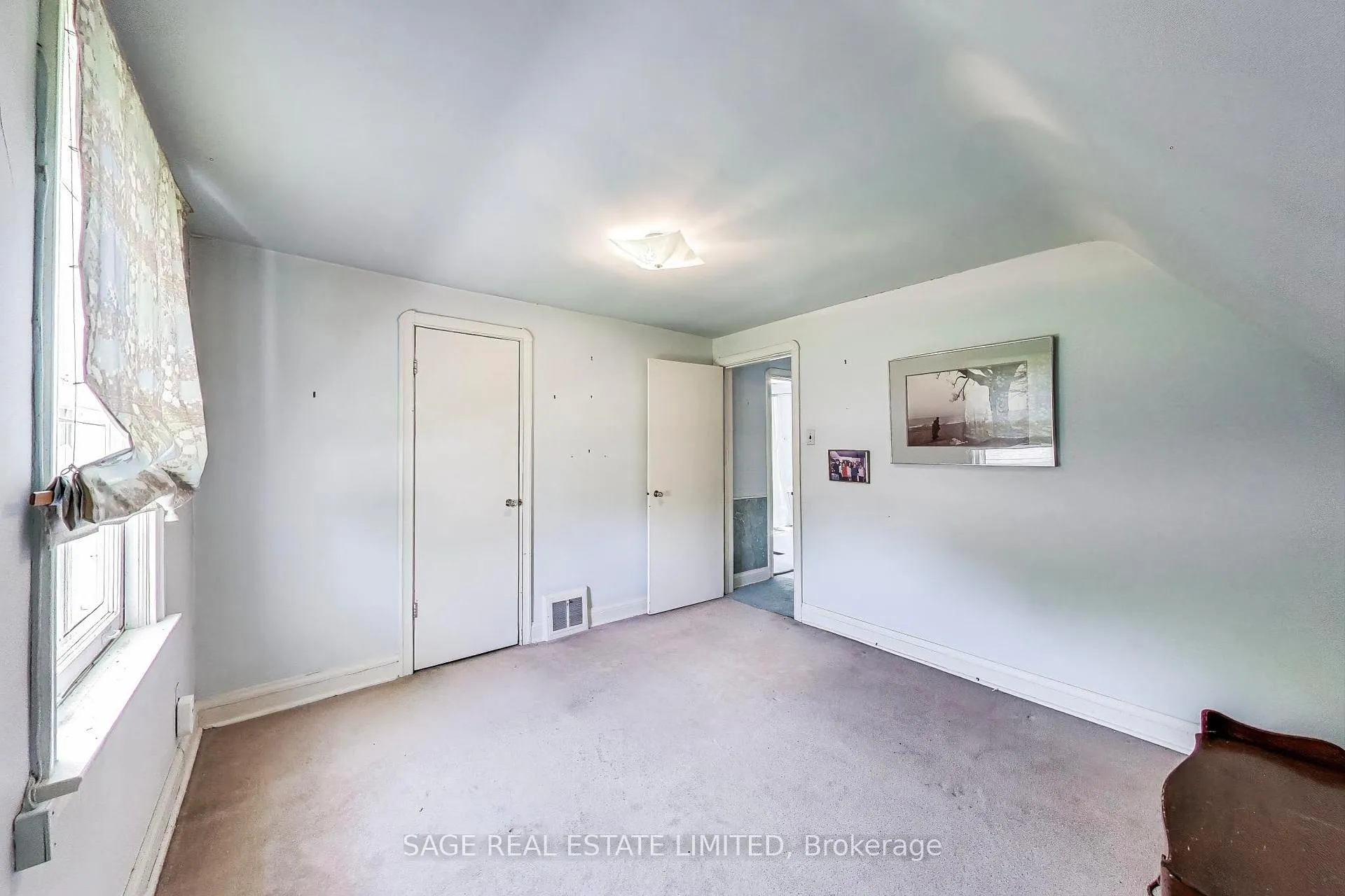 Photo 25 of 33 Kirkland Boulevard, Toronto, Englemount-Lawrence — HOMEH