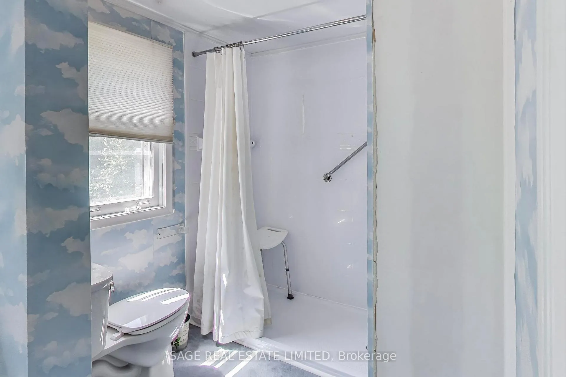 Photo 27 of 33 Kirkland Boulevard, Toronto, Englemount-Lawrence — HOMEH