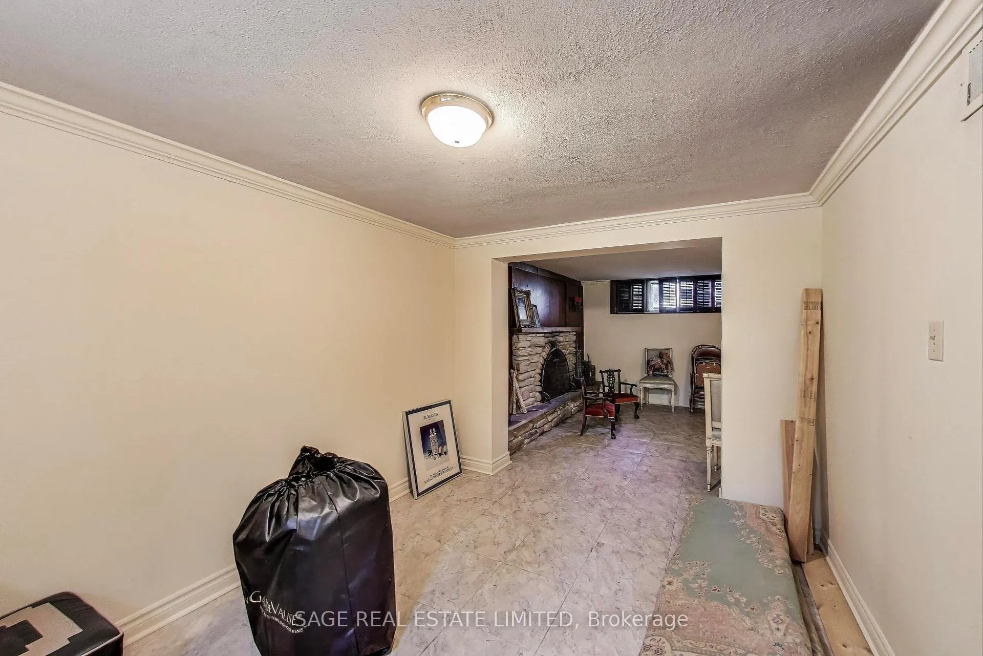Photo 31 of 33 Kirkland Boulevard, Toronto, Englemount-Lawrence — HOMEH