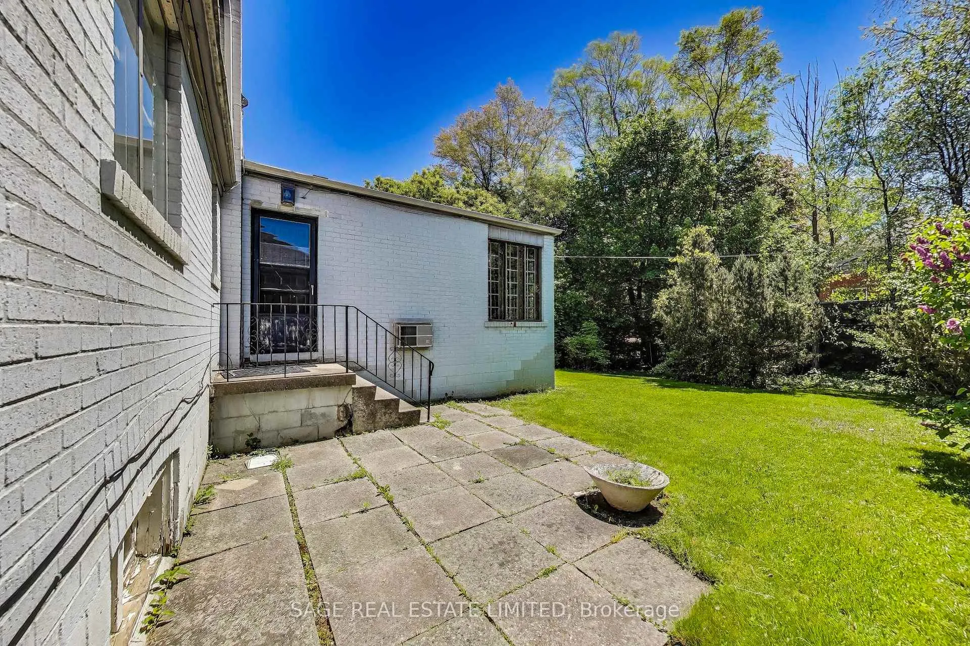 Photo 37 of 33 Kirkland Boulevard, Toronto, Englemount-Lawrence — HOMEH