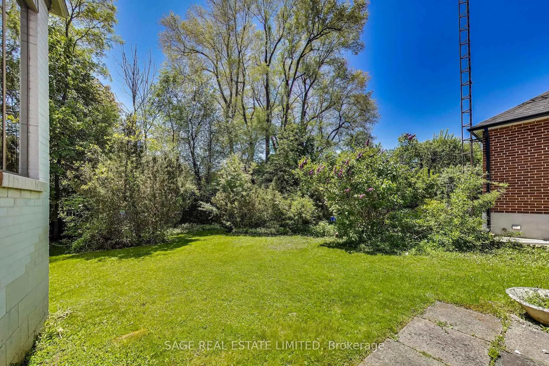 Photo 38 of 33 Kirkland Boulevard, Toronto, Englemount-Lawrence — HOMEH