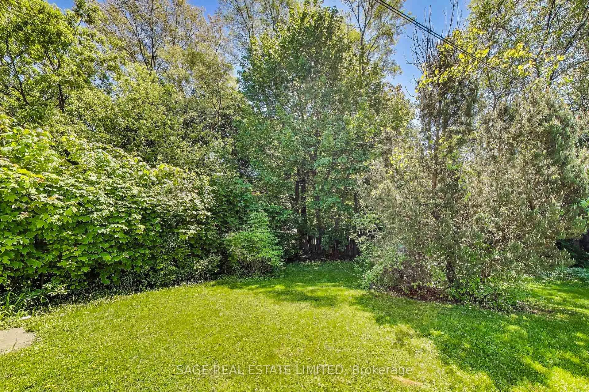 Photo 39 of 33 Kirkland Boulevard, Toronto, Englemount-Lawrence — HOMEH