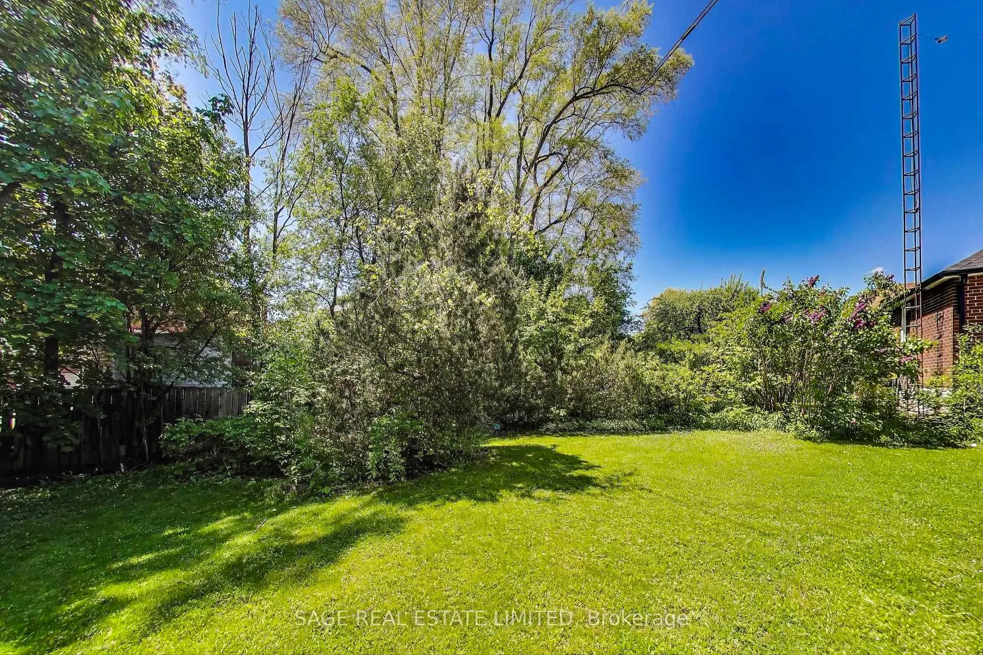 Photo 40 of 33 Kirkland Boulevard, Toronto, Englemount-Lawrence — HOMEH