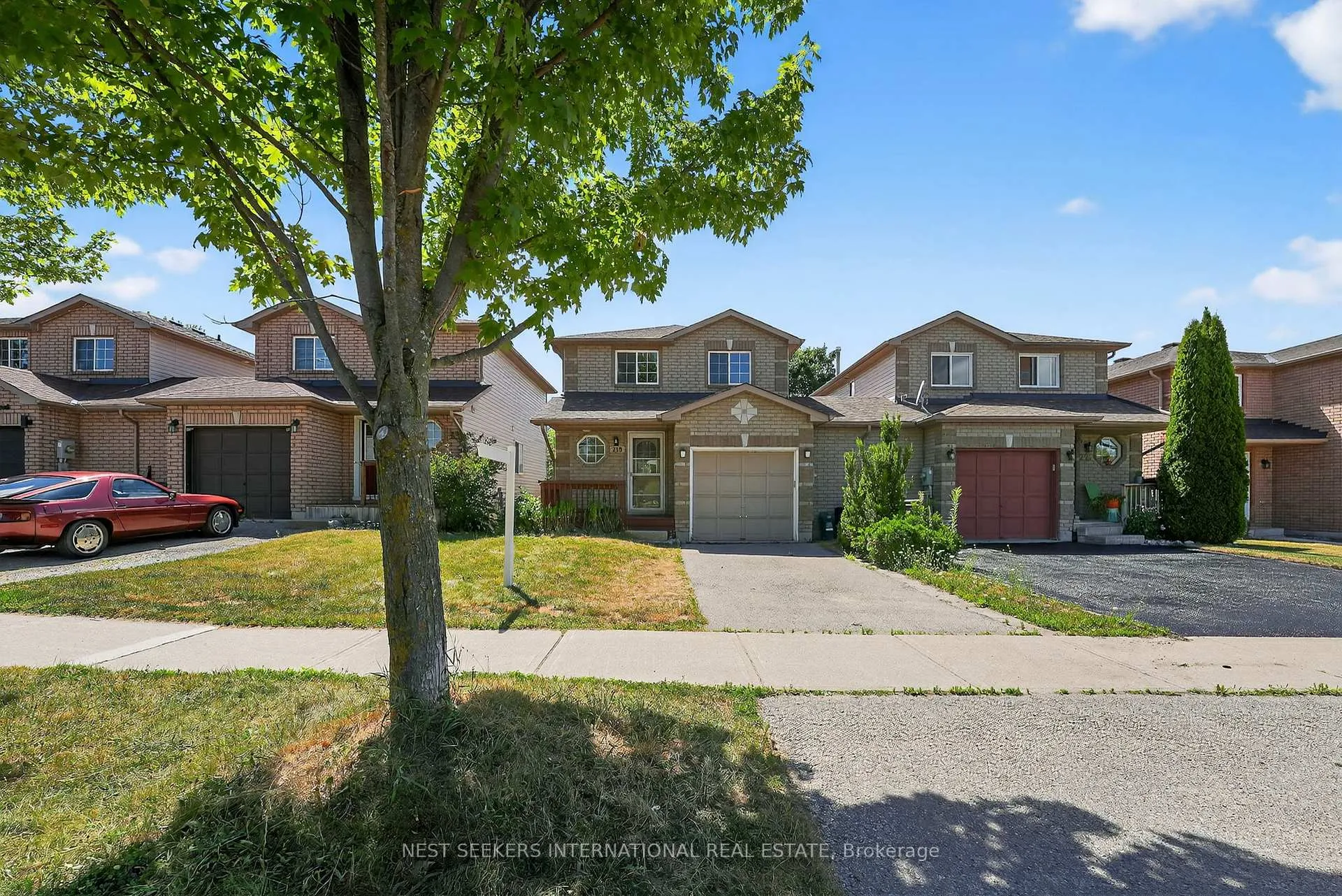 Photo 2 of 219 Nathan Crescent, Barrie, Painswick South — HOMEH