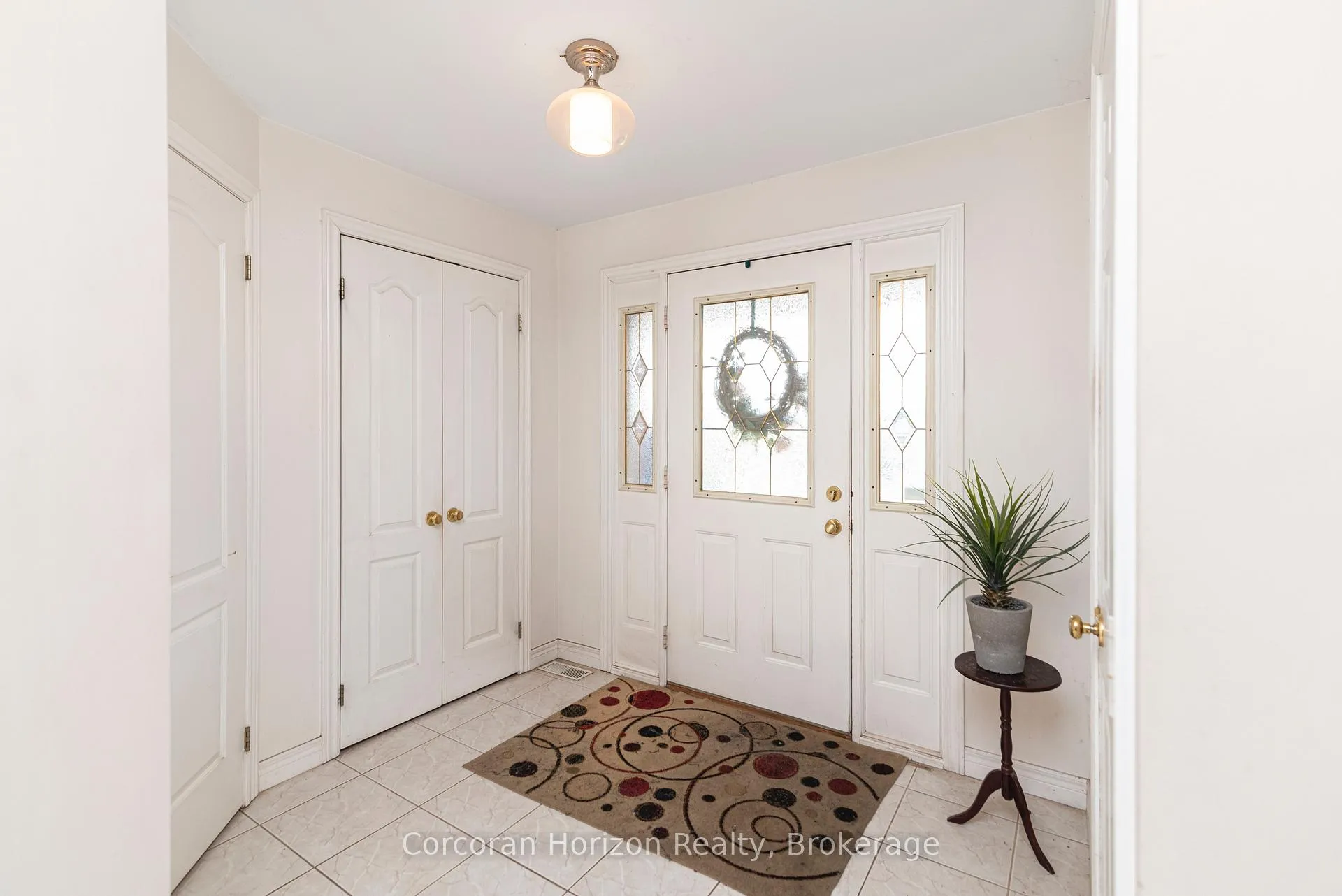 Photo 3 of 308 Acadia Drive, Hamilton, Rushdale — HOMEH