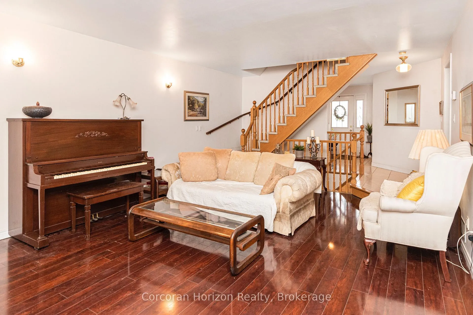 Photo 4 of 308 Acadia Drive, Hamilton, Rushdale — HOMEH