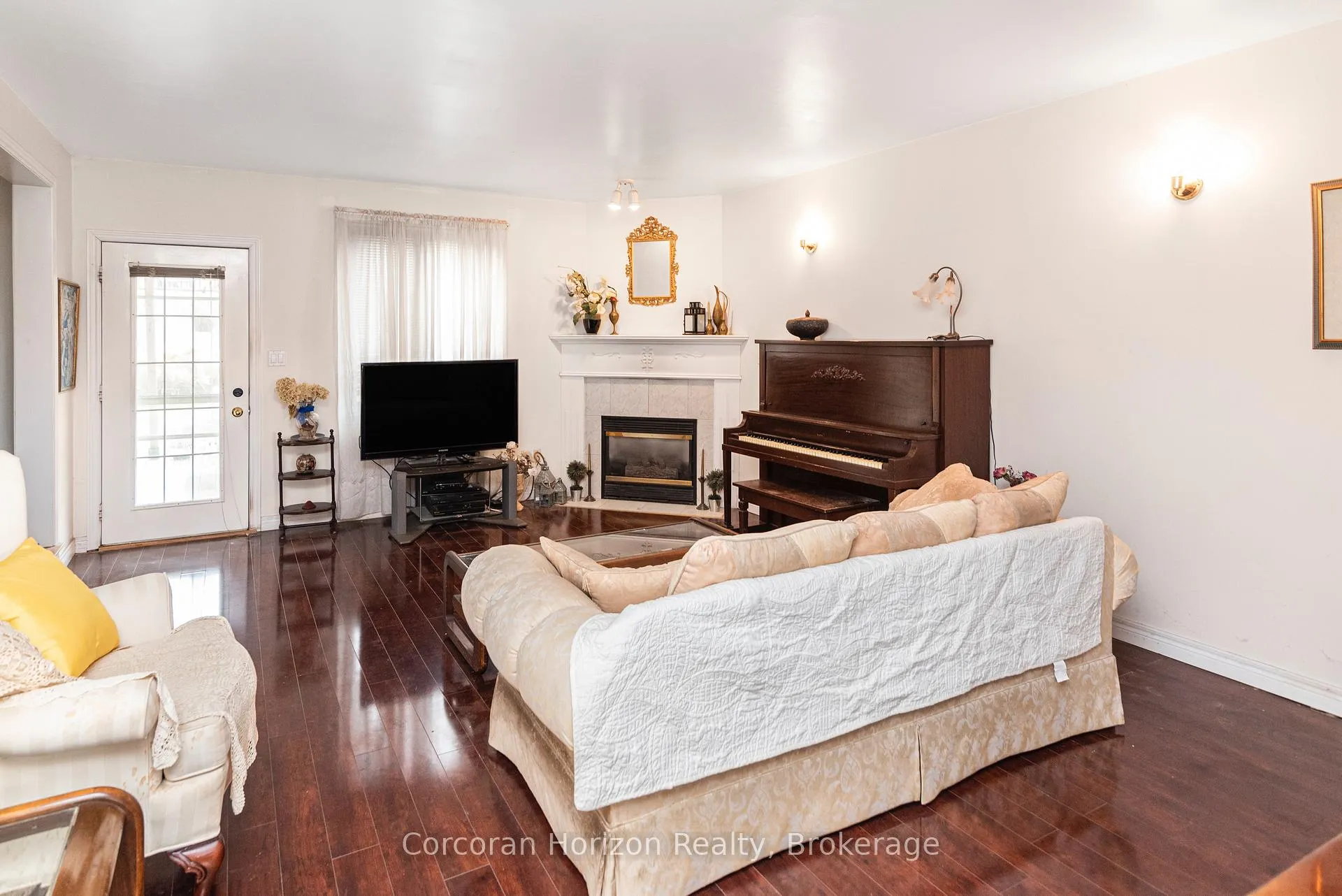 Photo 5 of 308 Acadia Drive, Hamilton, Rushdale — HOMEH