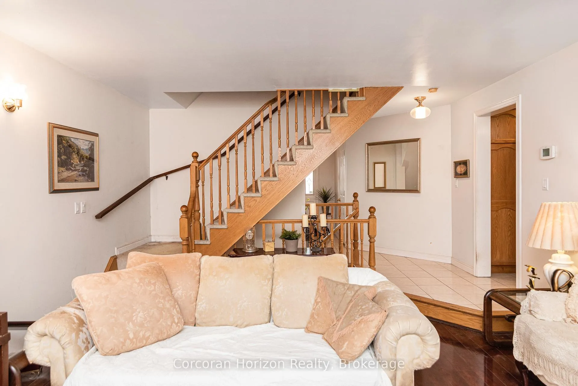 Photo 6 of 308 Acadia Drive, Hamilton, Rushdale — HOMEH