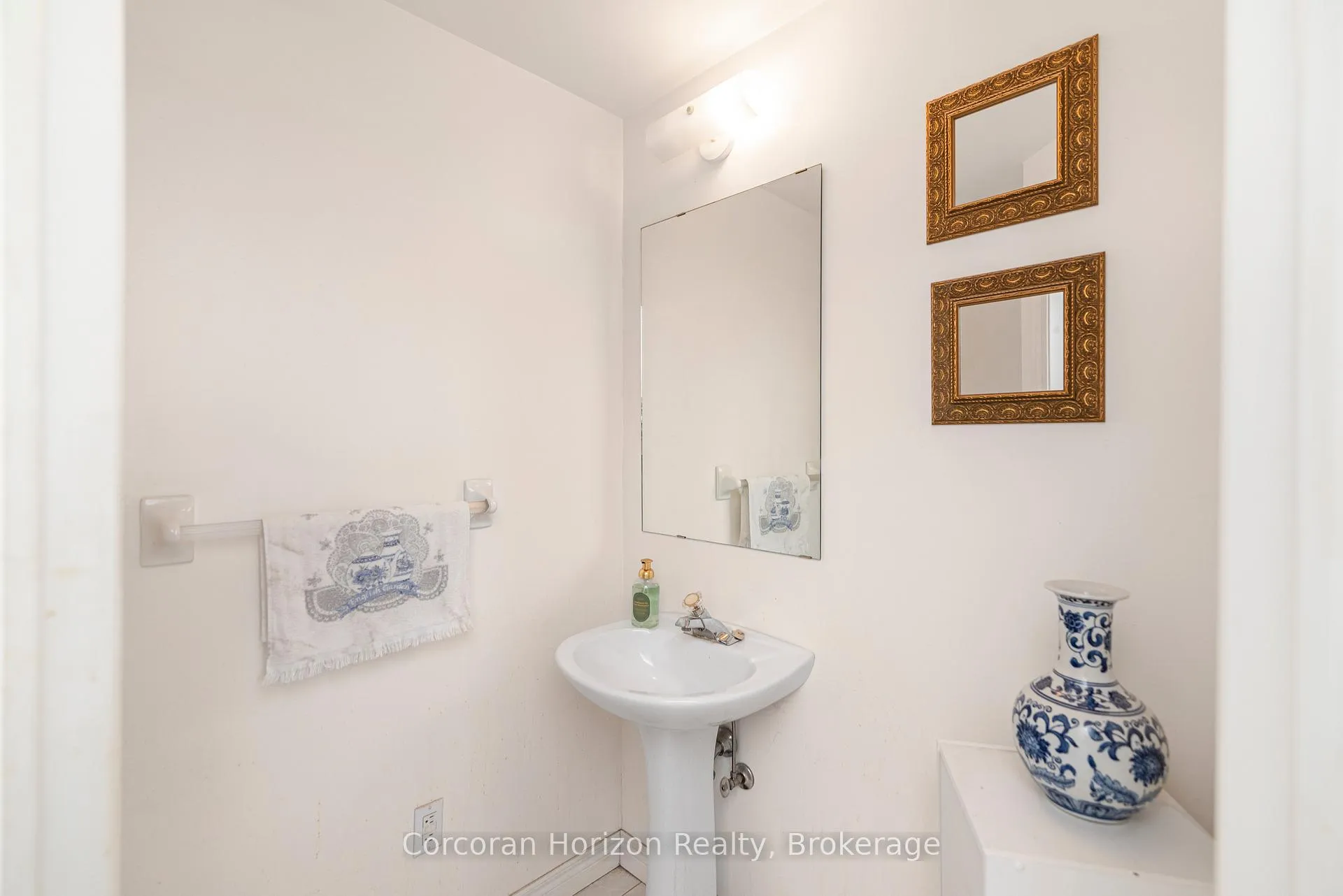 Photo 9 of 308 Acadia Drive, Hamilton, Rushdale — HOMEH