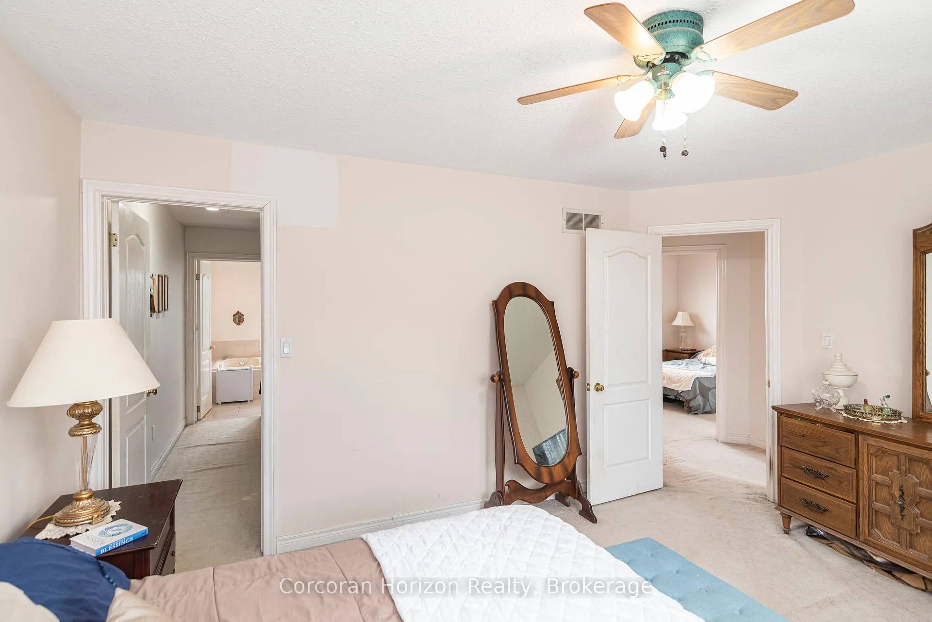 Photo 16 of 308 Acadia Drive, Hamilton, Rushdale — HOMEH