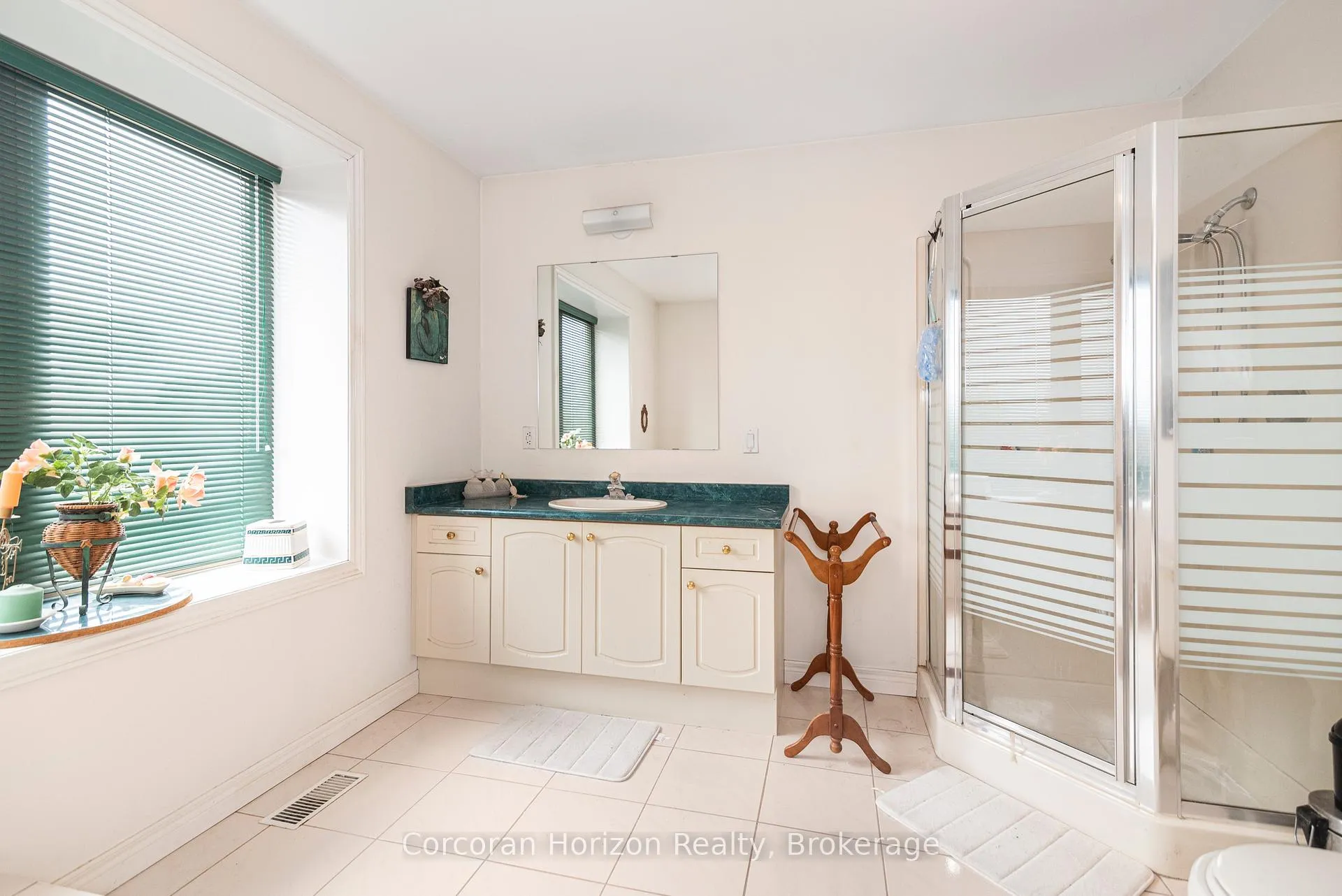 Photo 20 of 308 Acadia Drive, Hamilton, Rushdale — HOMEH