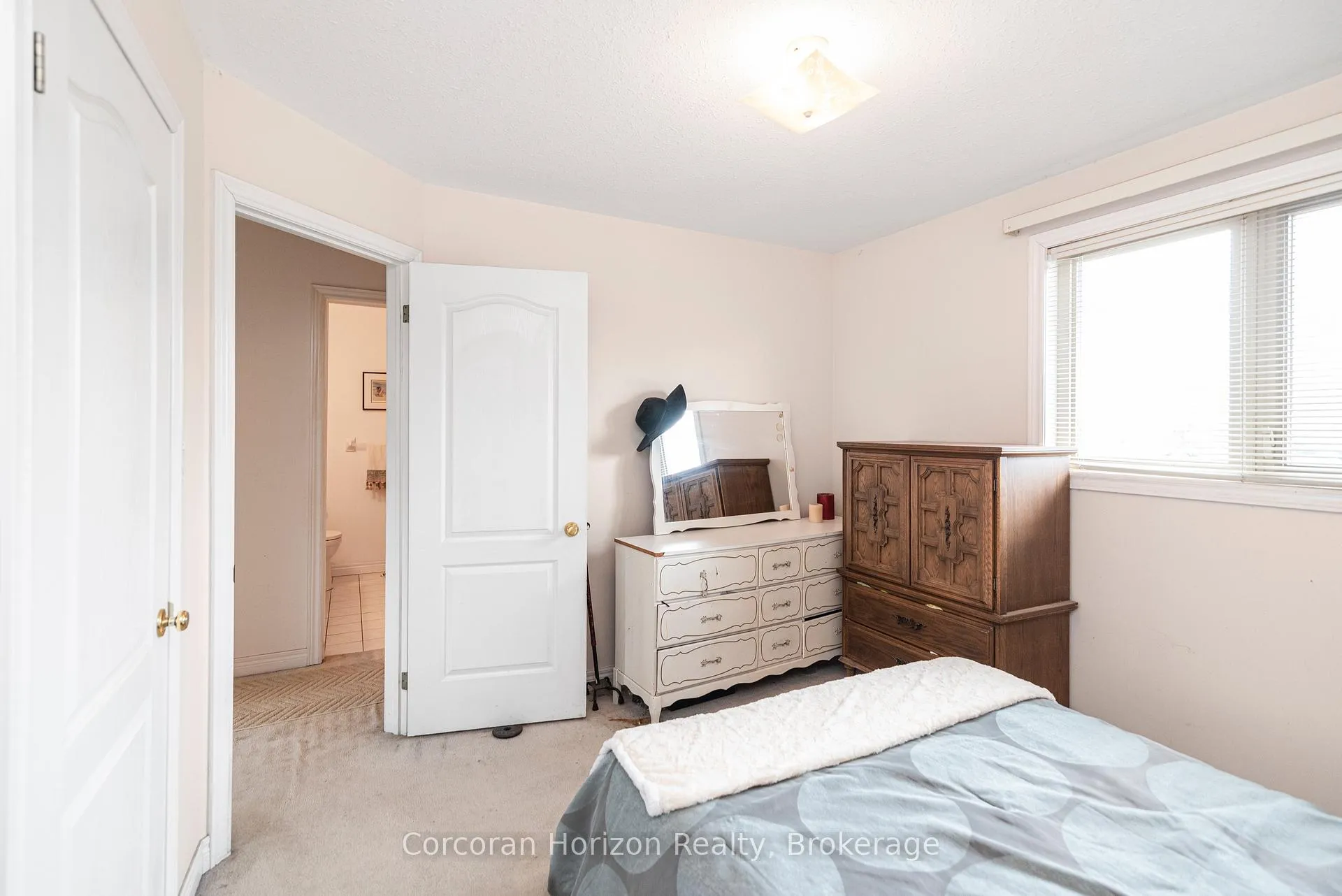 Photo 22 of 308 Acadia Drive, Hamilton, Rushdale — HOMEH