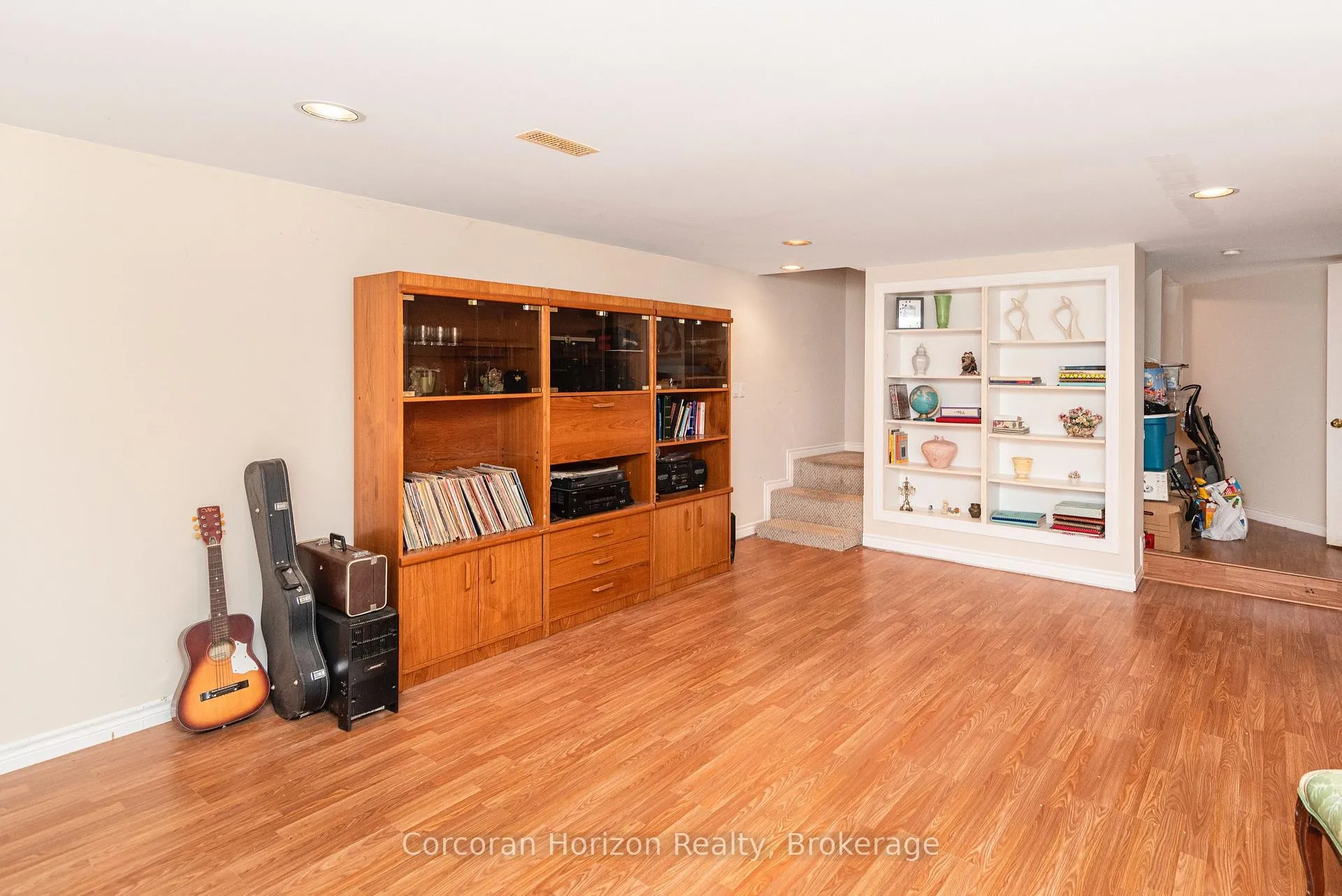 Photo 29 of 308 Acadia Drive, Hamilton, Rushdale — HOMEH