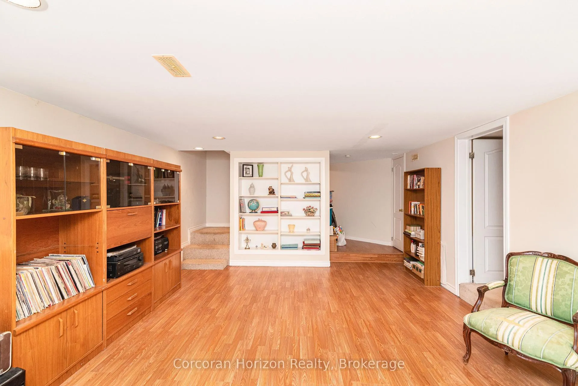 Photo 30 of 308 Acadia Drive, Hamilton, Rushdale — HOMEH