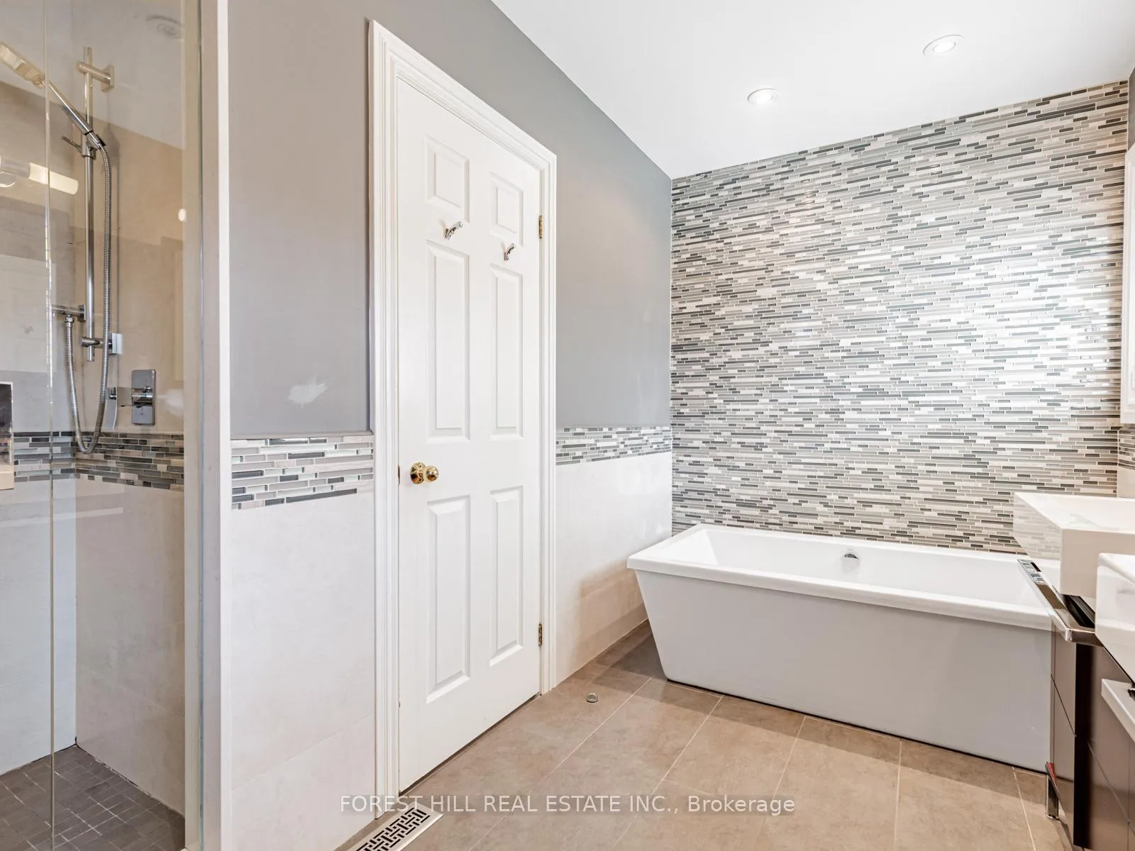 Photo 24 of 492 Melrose Avenue, Toronto, Bedford Park-Nortown — HOMEH